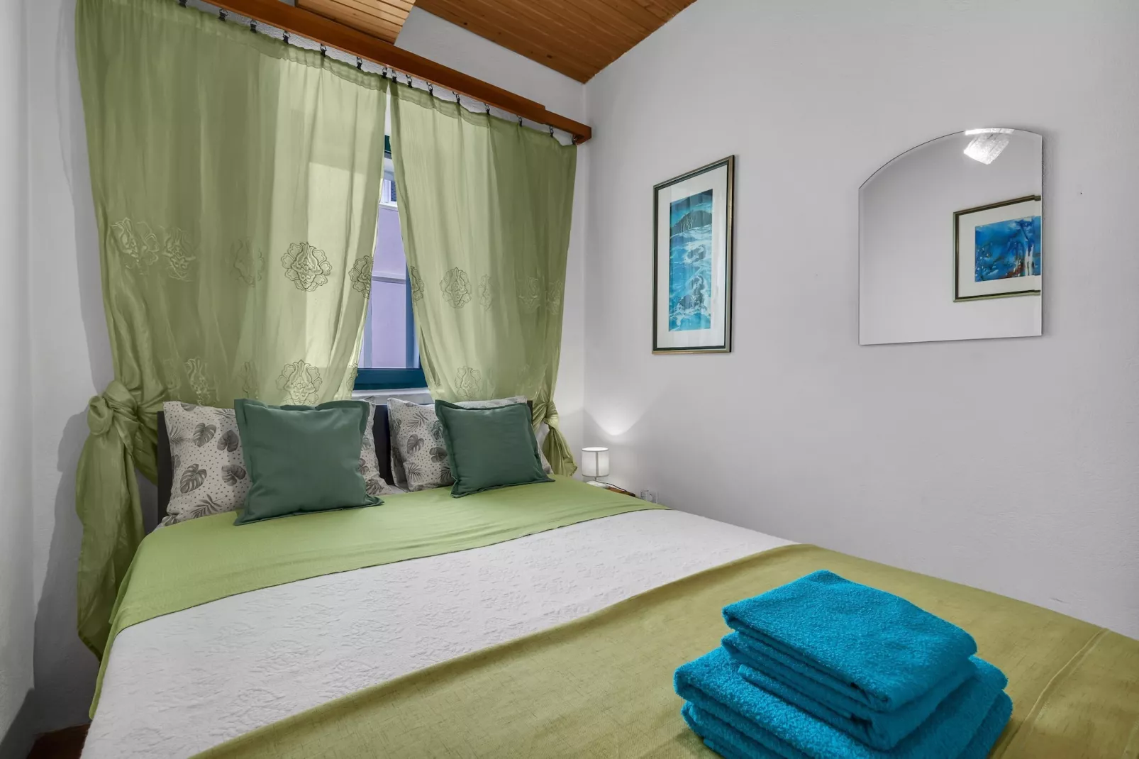 Apartments Kata - Three Bedroom Apartment with Balcony-Bedroom