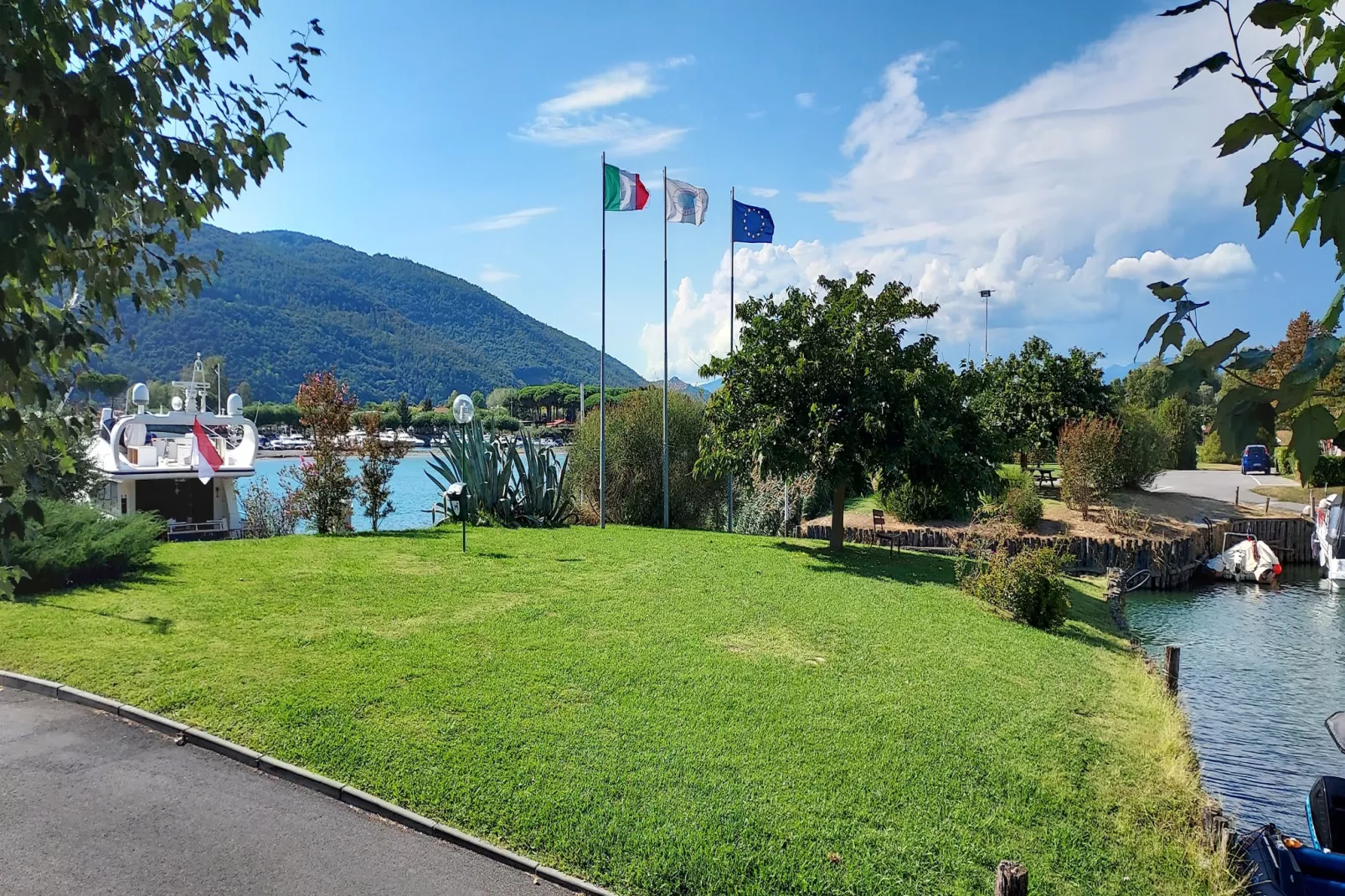 Camping Marina 3B // Mobile Home 5 Pax MH1-Jardins en été