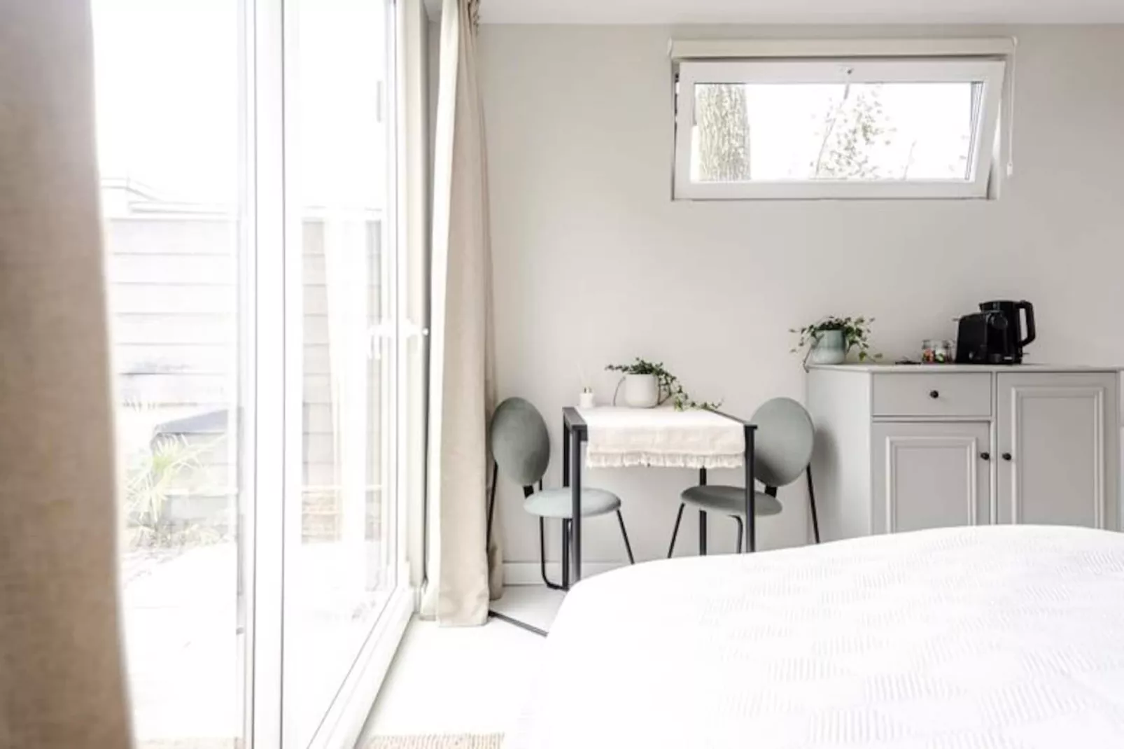 The Garden Suite-Non tagué