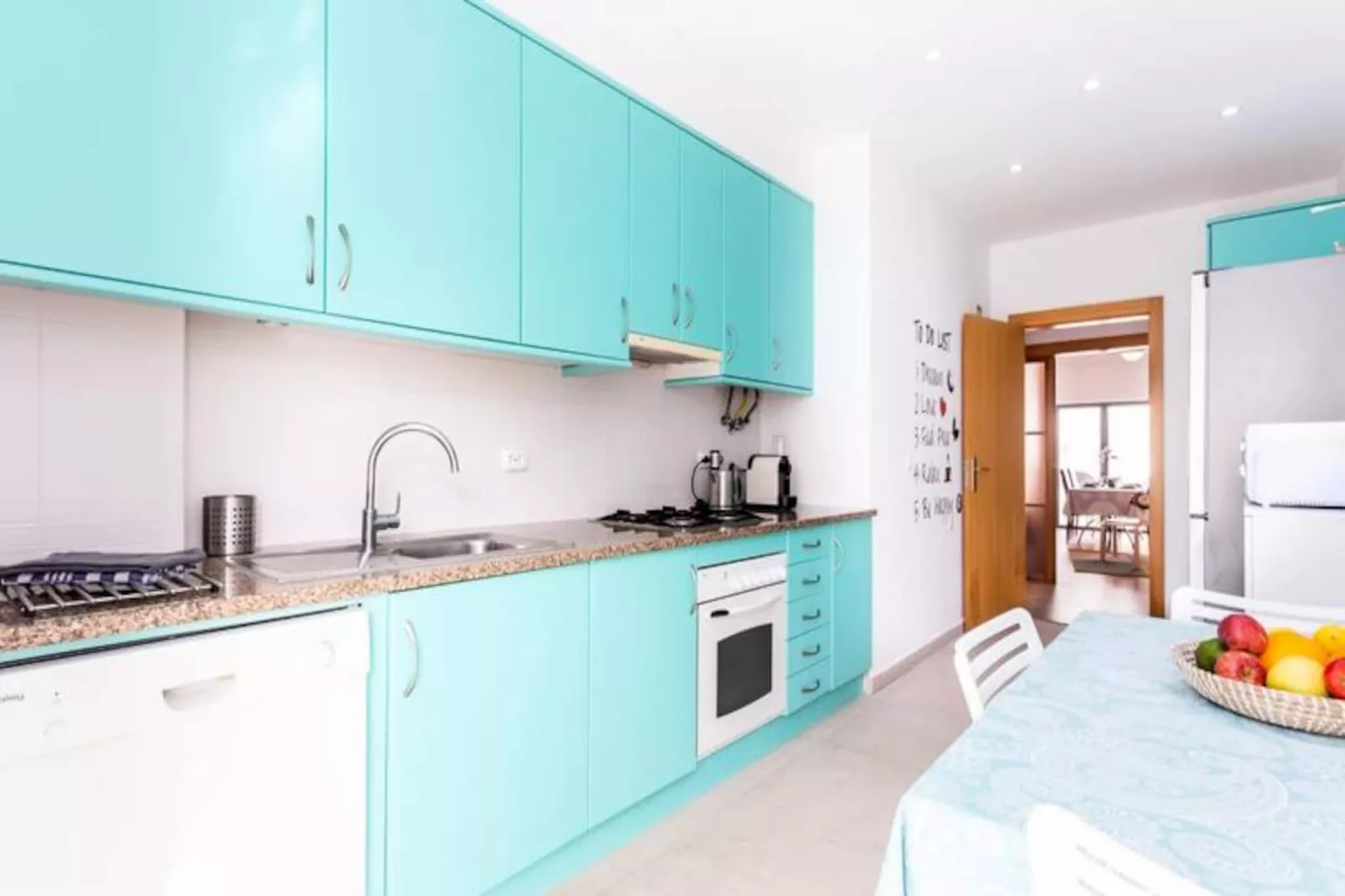 Artistic And Stylish Apartment-Non tagué