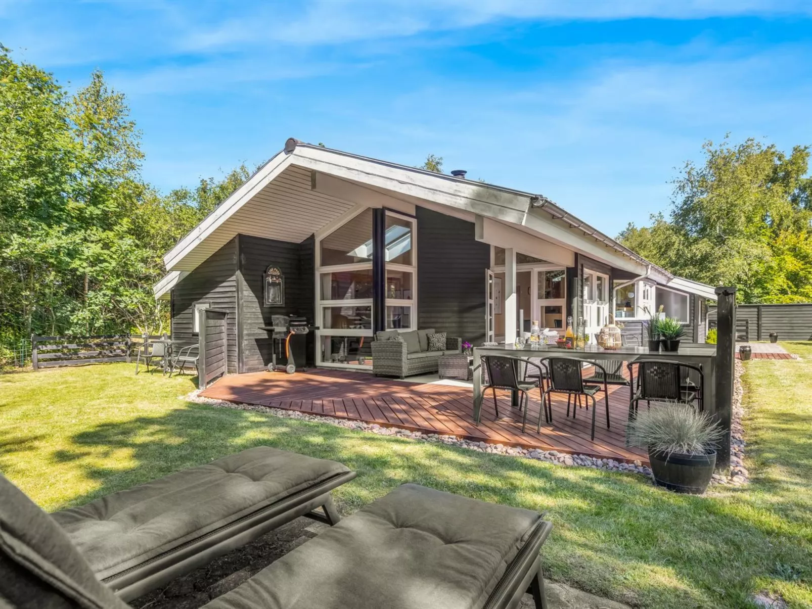 "Arny" - 1.5km from the sea-Outside