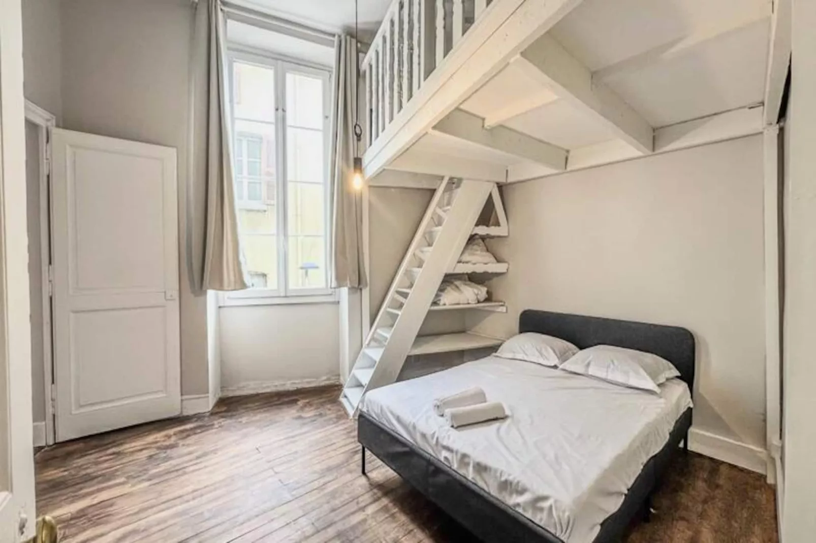 | Le Notre Dame 🎈 - Untagged