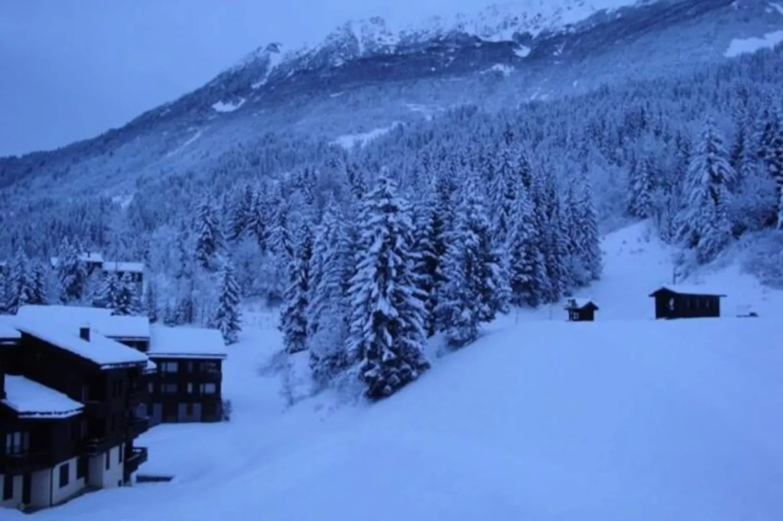 Résidence Lauziere Dessous G-Non tagué