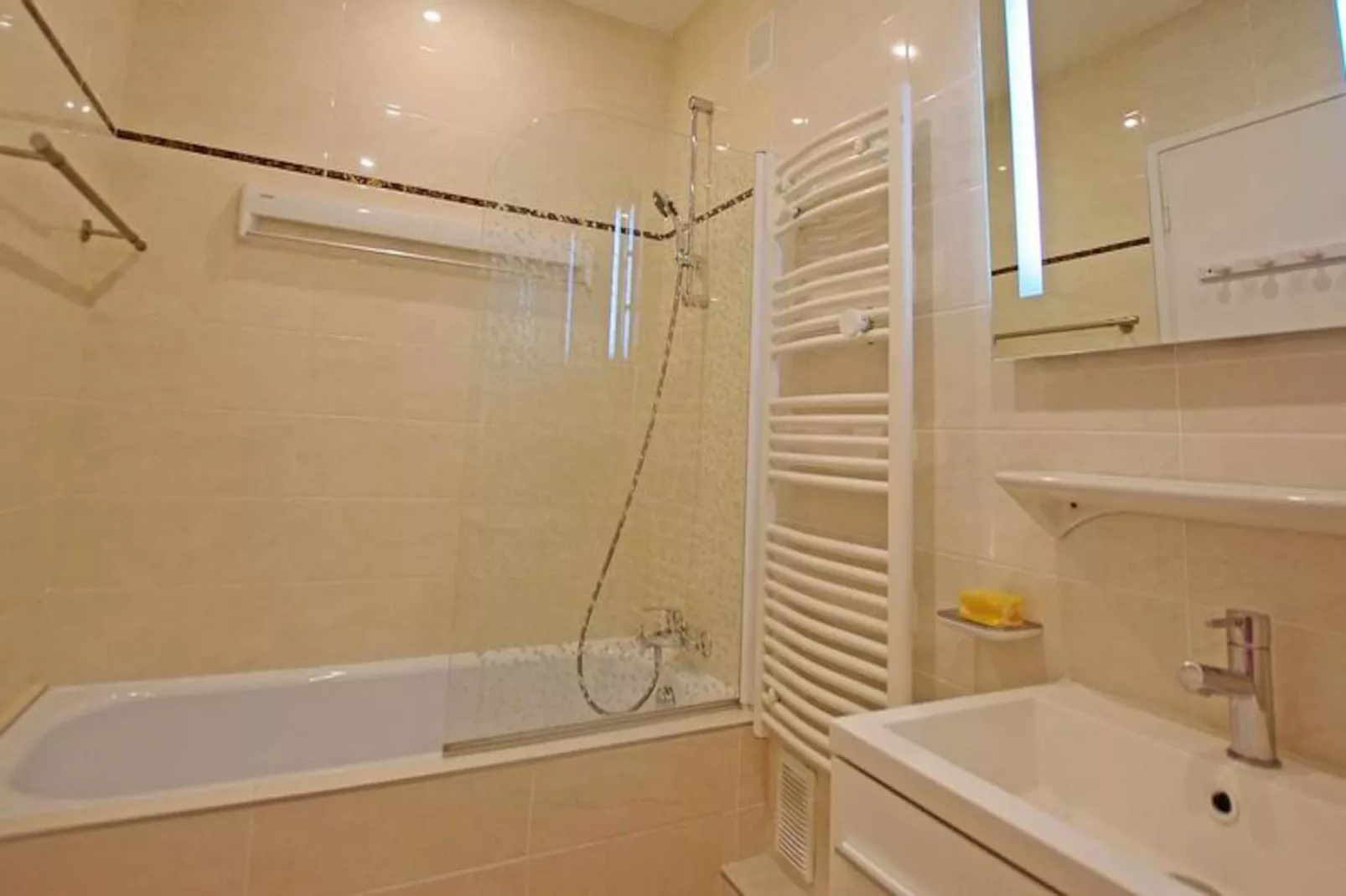 Résidence Cimes-Untagged