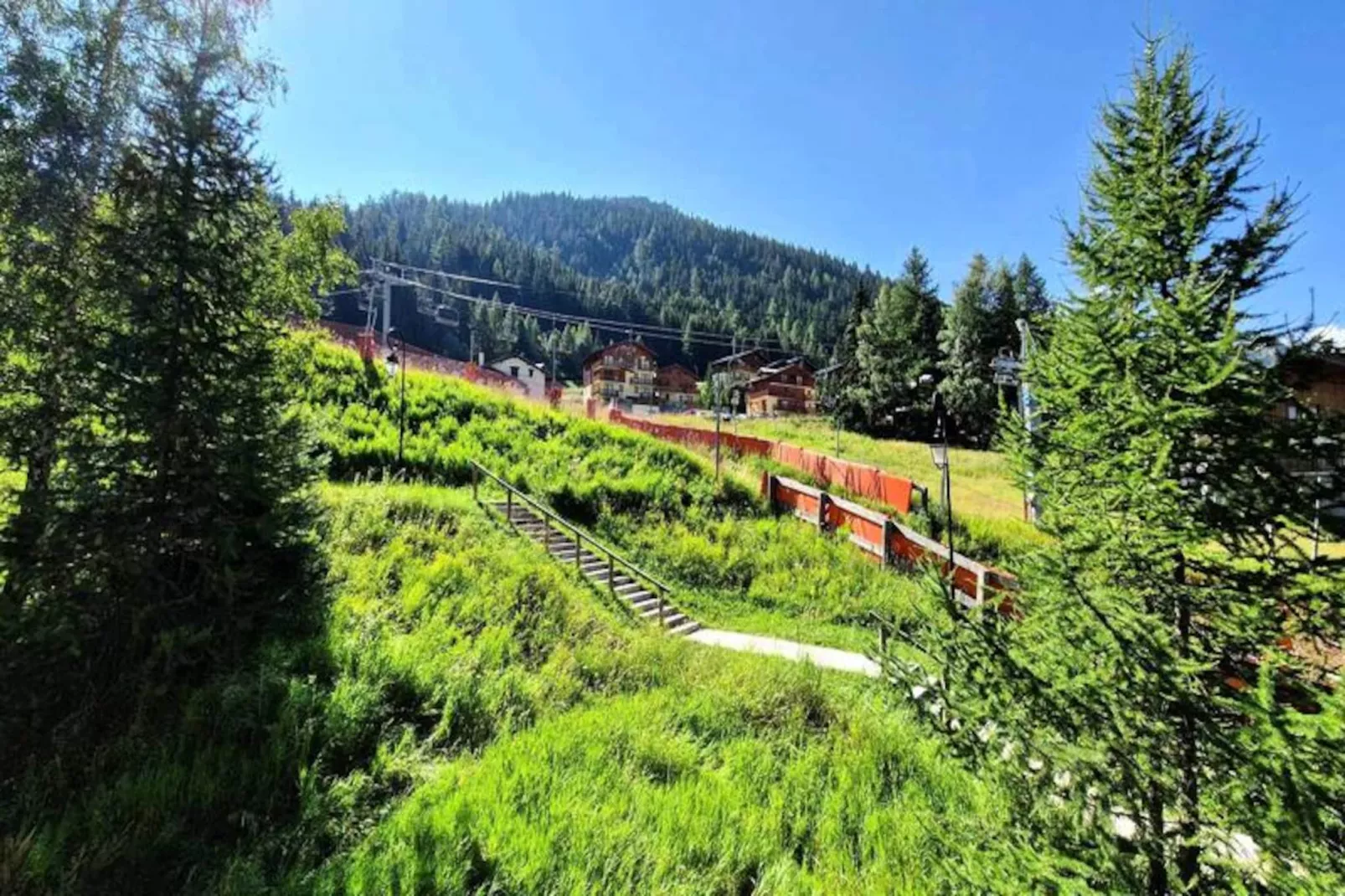 Chalet Club-Non tagué