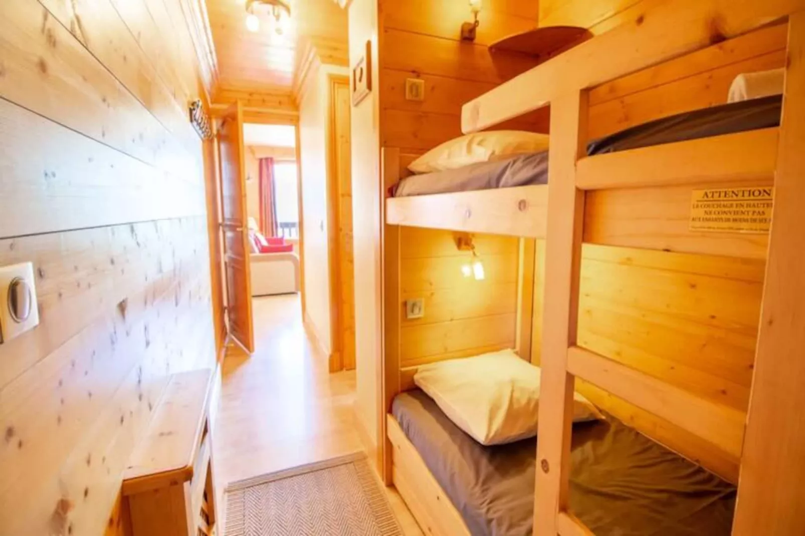 Le Surf 1 - Untagged