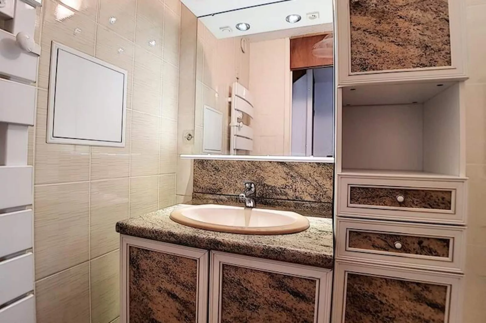 Résidence Evons-Nicht zugeordnet