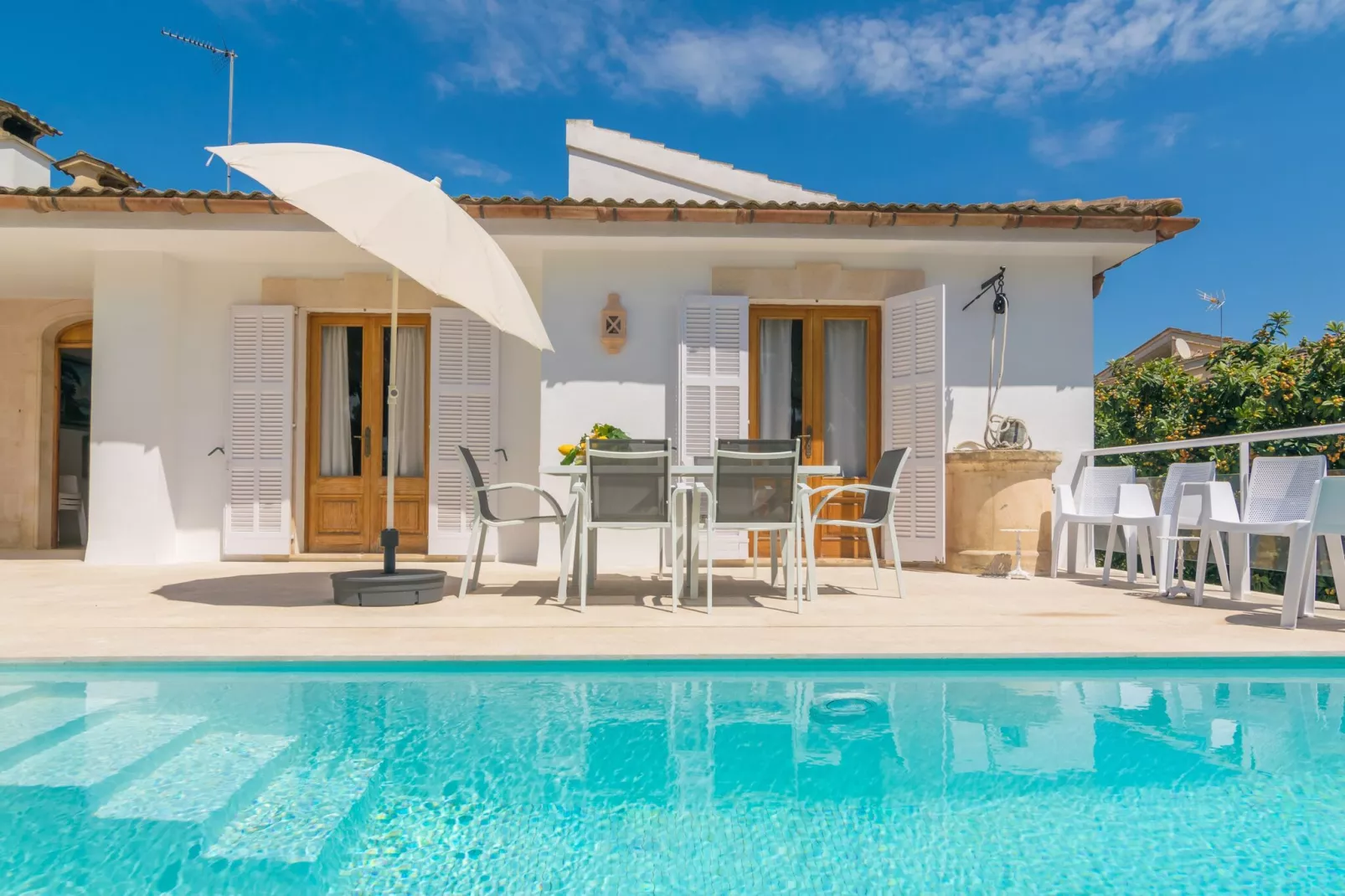 Anima-Exterior summer