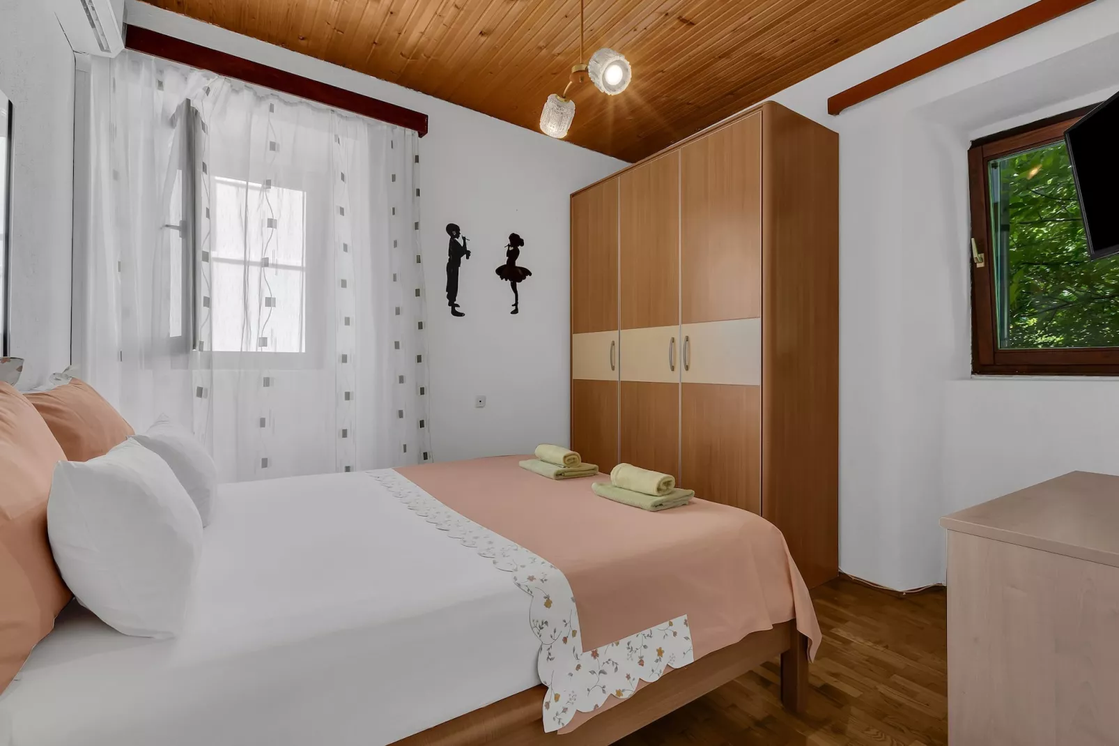 Apartments Kata - Three Bedroom Apartment with Balcony-Bedroom