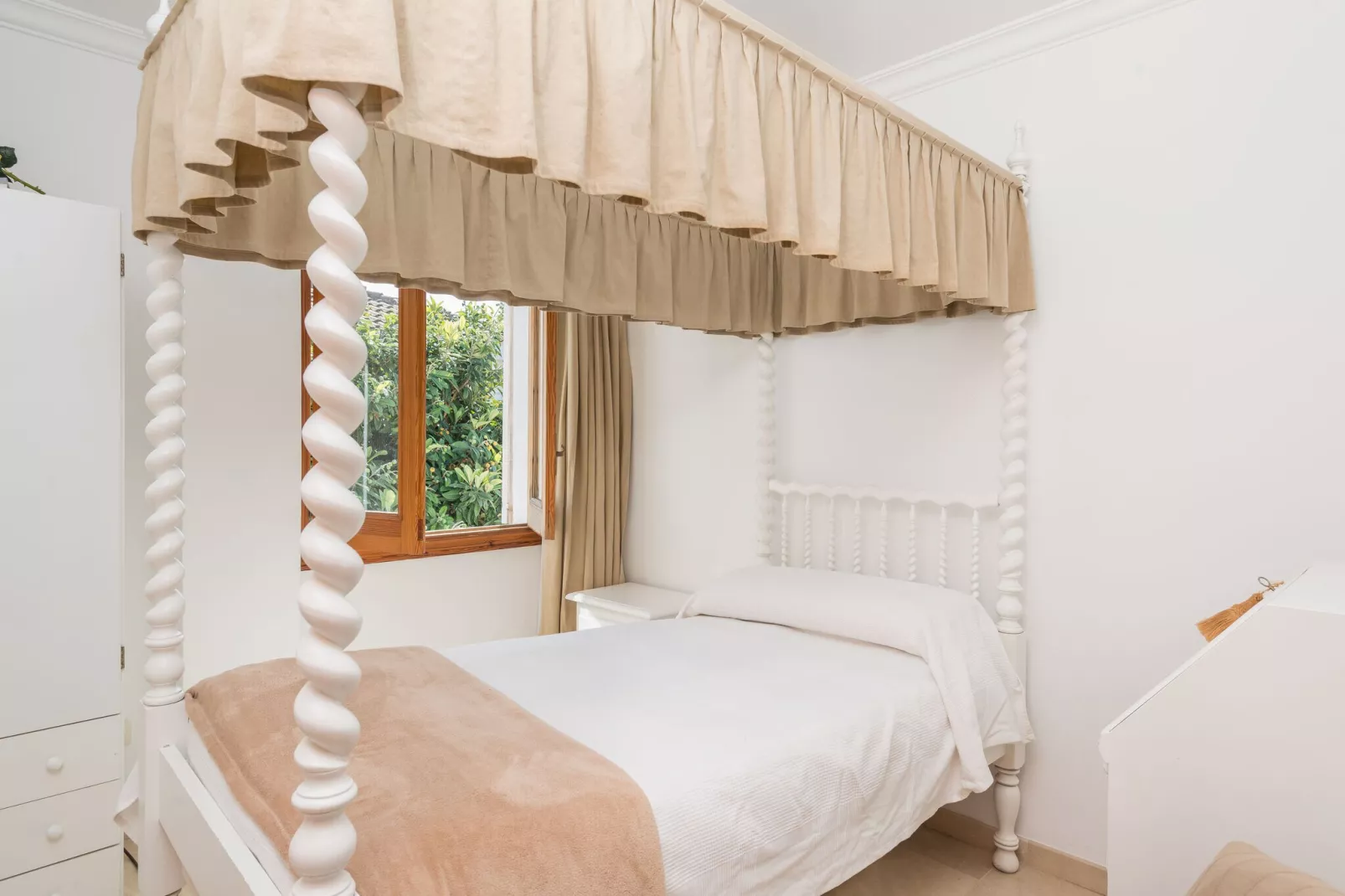 Anima-Bedroom