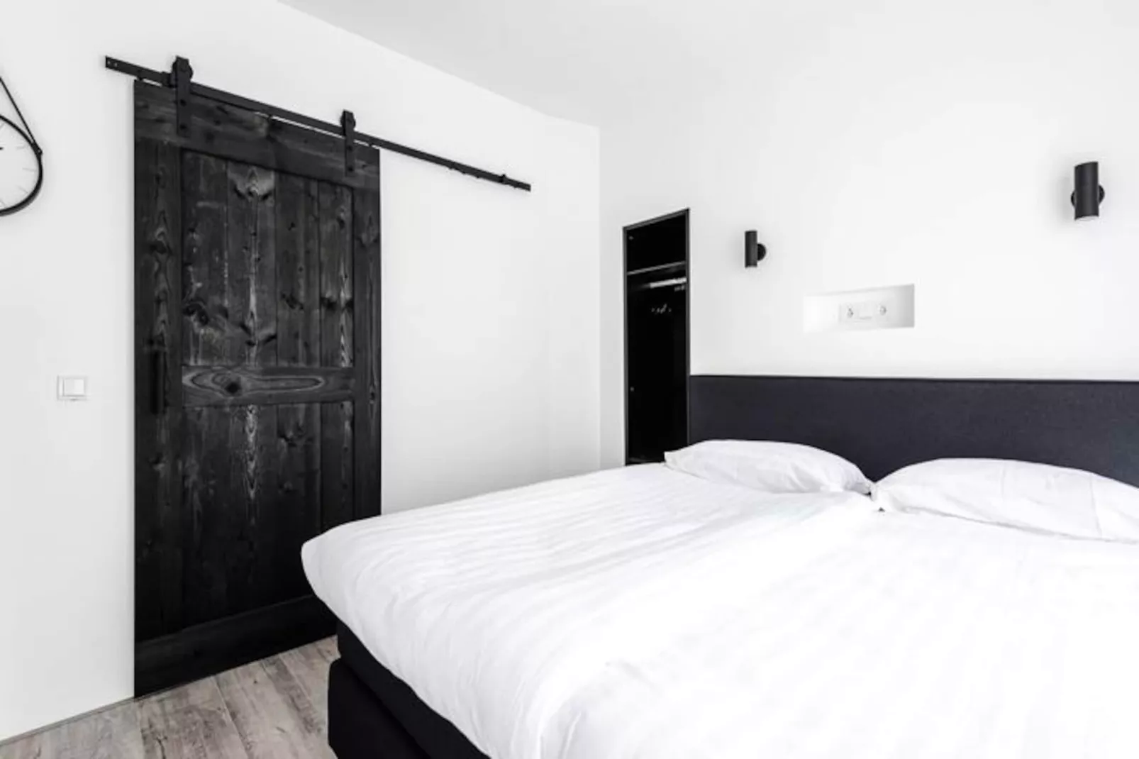 Kings Square Studio Apartment-Untagged