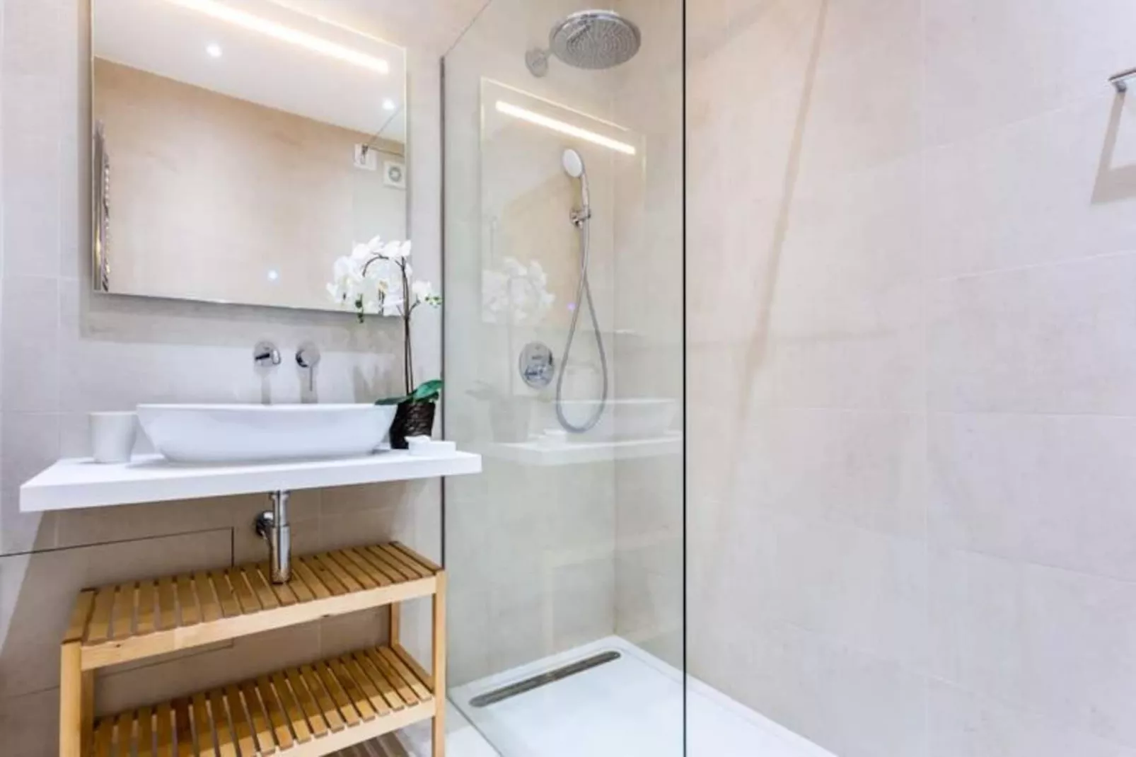 Art-inspired Modern Apartment T3-Non tagué