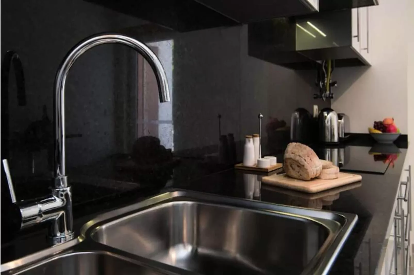 Central Modern 2-bed Apartment Arma&ccedil;&atilde;o De Pera-Nicht zugeordnet