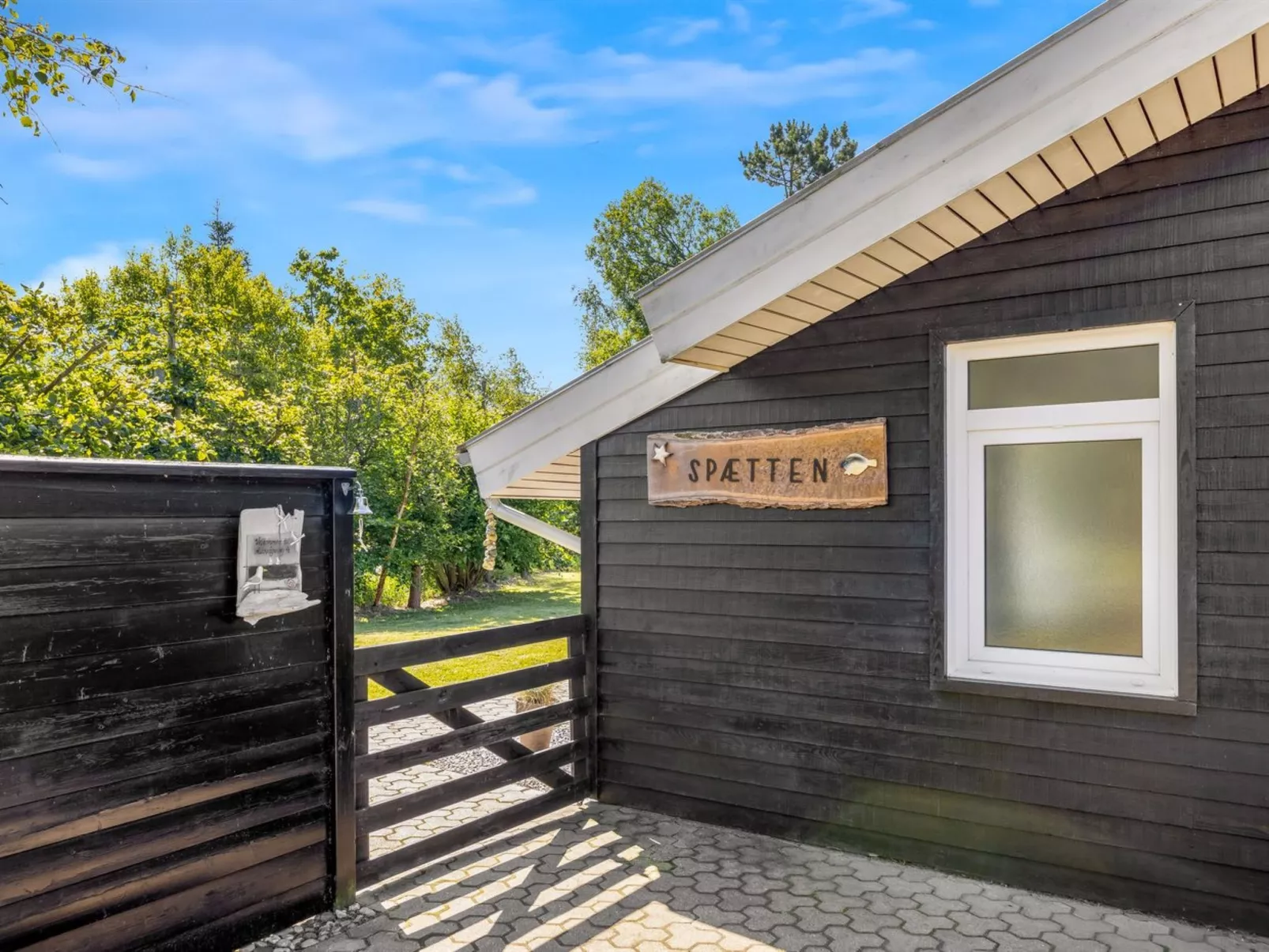 "Arny" - 1.5km from the sea-Outside