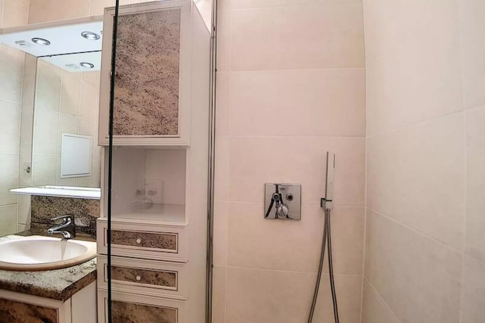 Résidence Evons-Nicht zugeordnet