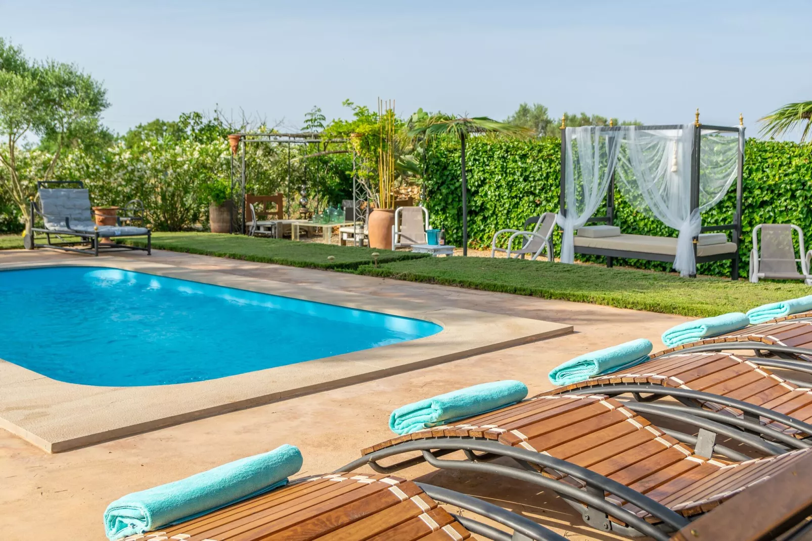 Banc Doli-Exterior summer