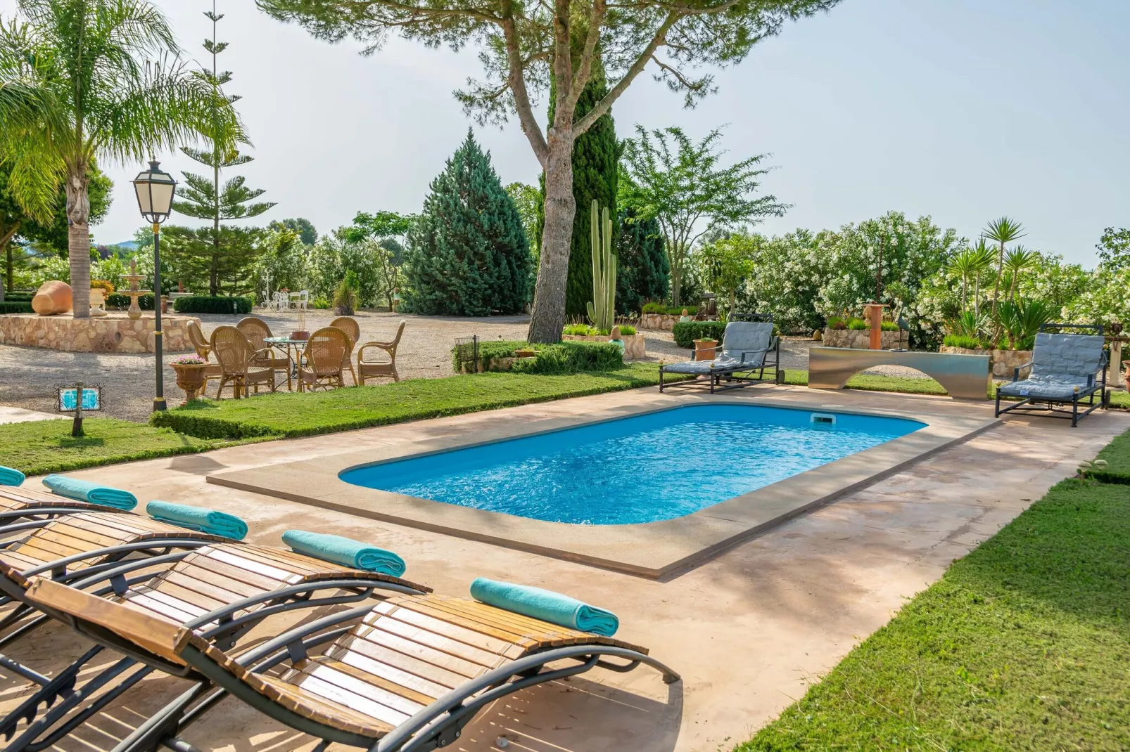 Banc Doli-Exterior summer