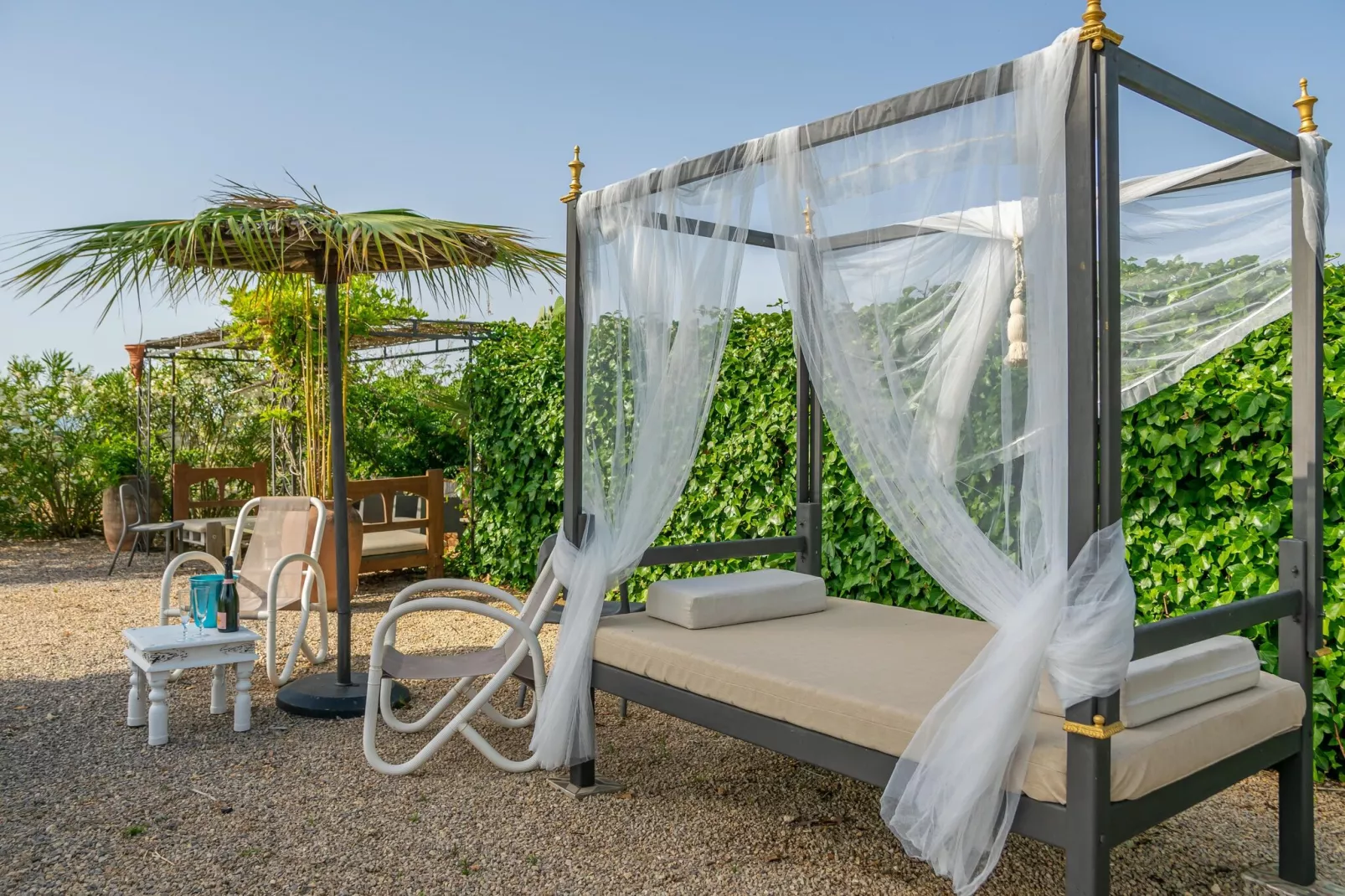 Banc Doli-Exterior summer