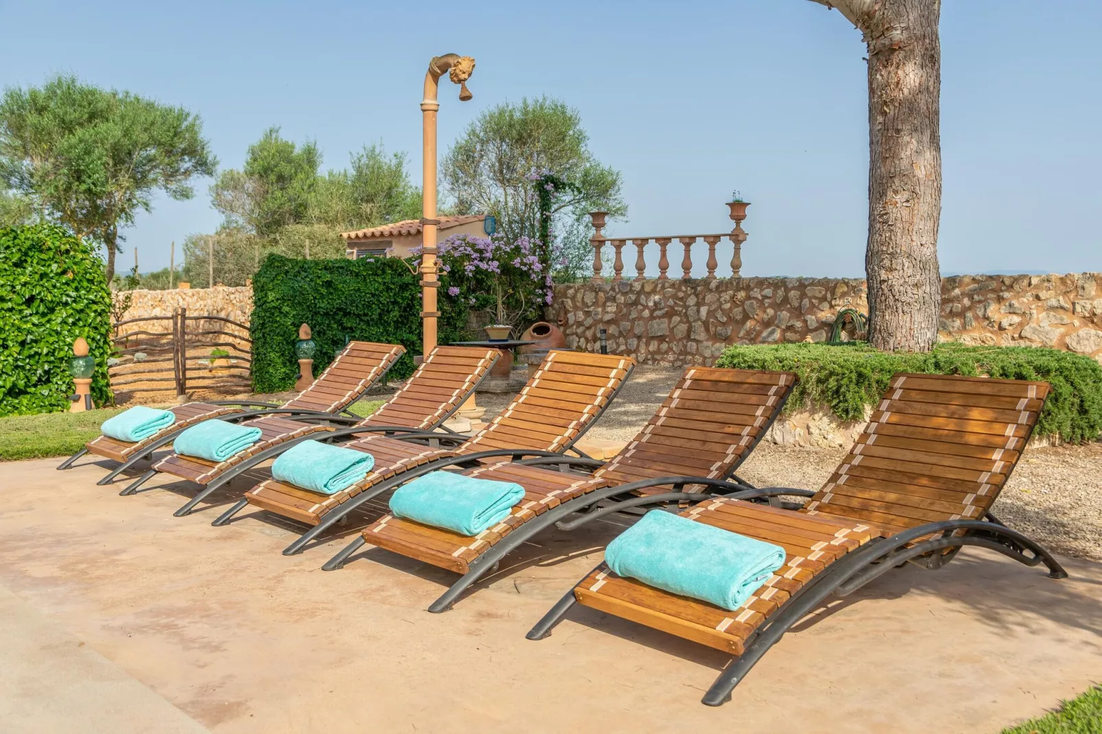 Banc Doli-Exterior summer