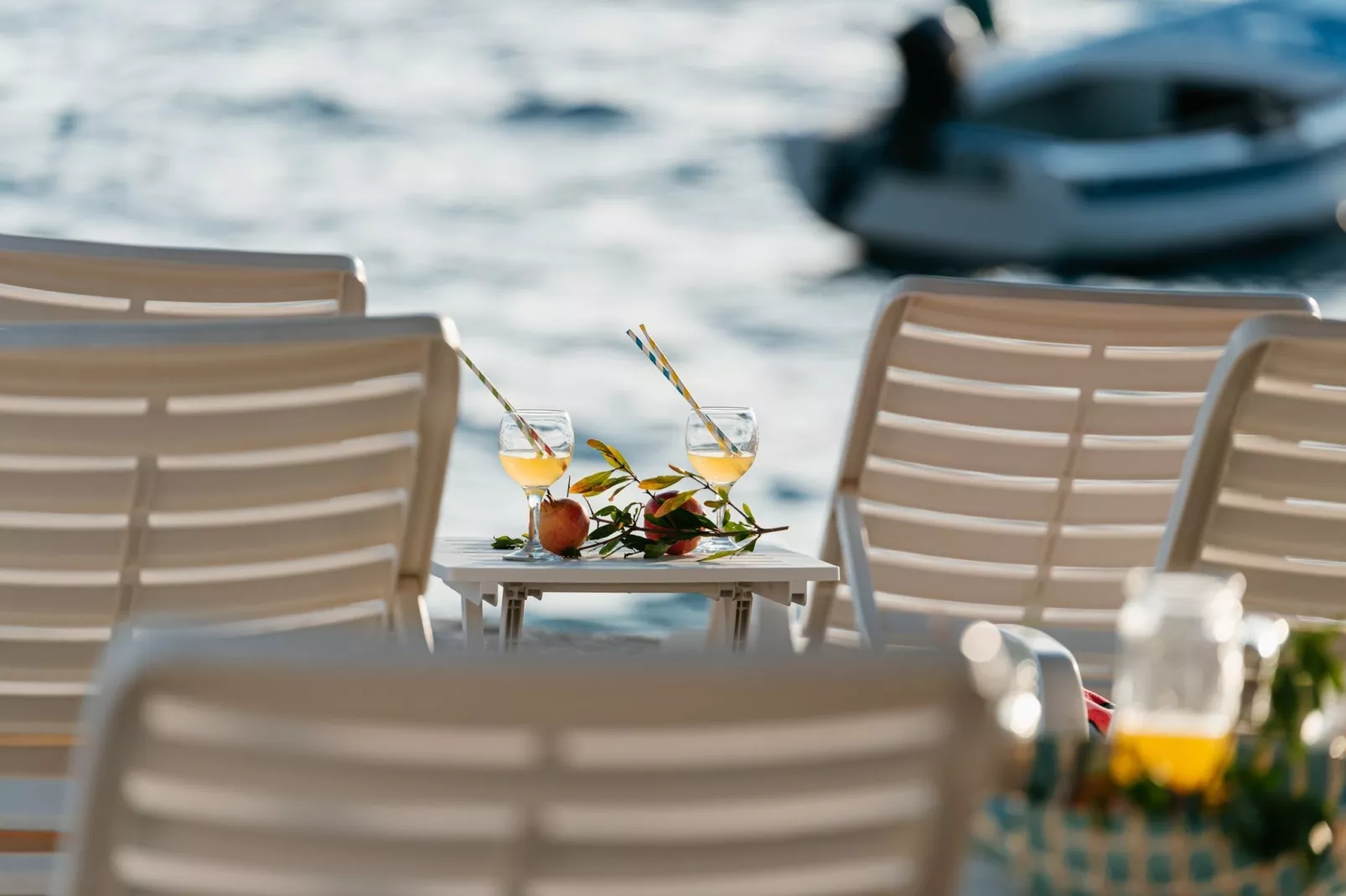 Apartments Dragobratović - Superior One Bedroom  Apartment with  Balcony and Side Sea View (Apartment 4)-Ambiente