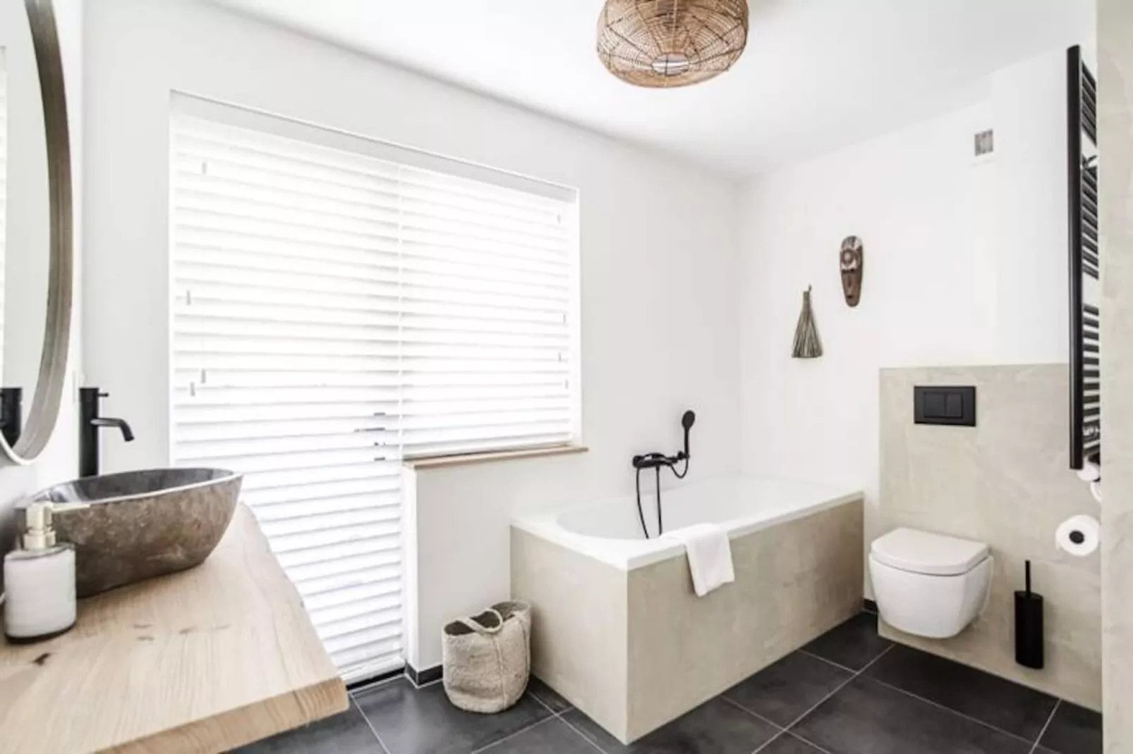 Marley&rsquo;s Beachhouse - Luxury Guest Room With Balcony-Untagged