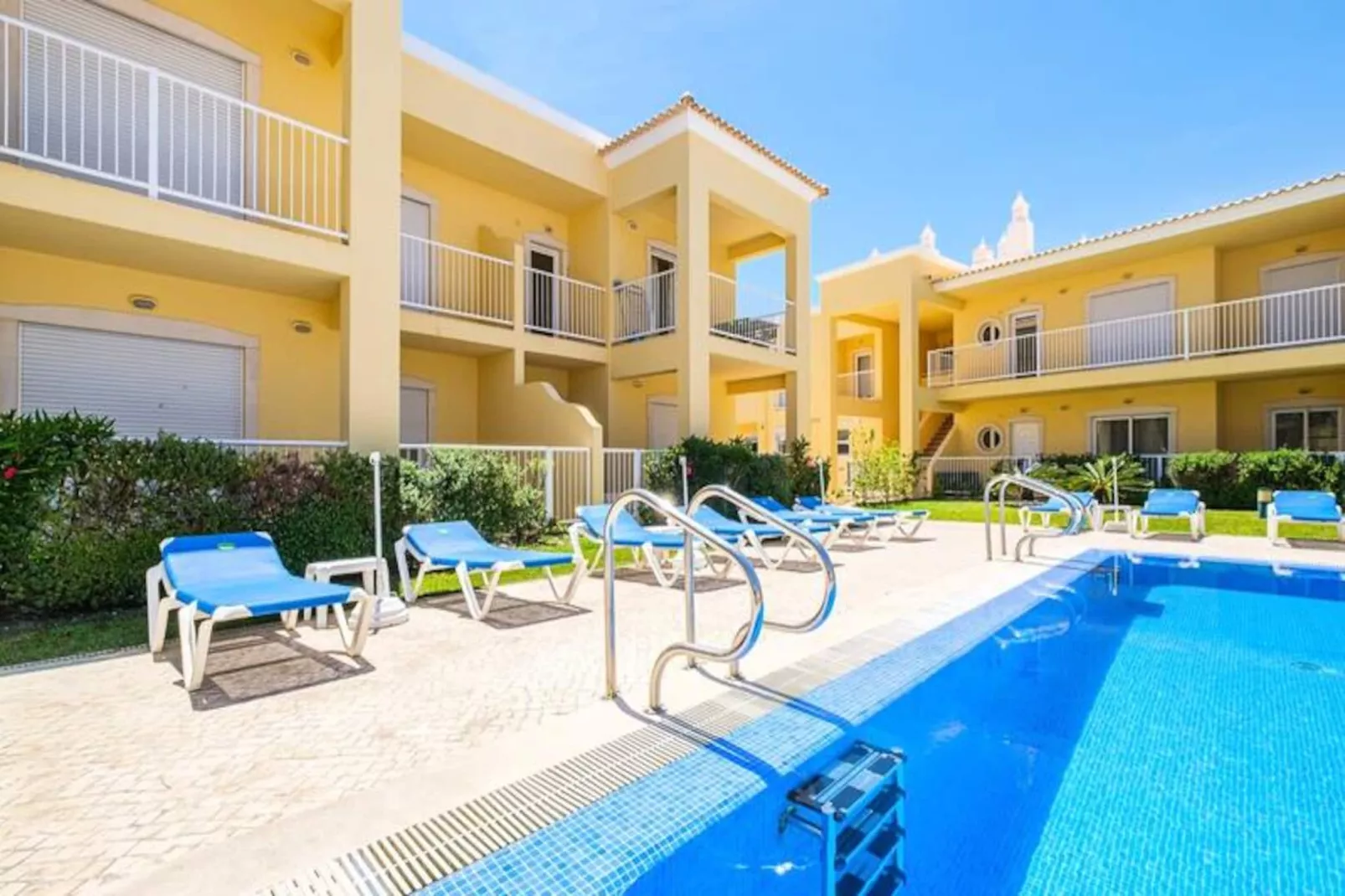 Appartements à Guia-Non tagué