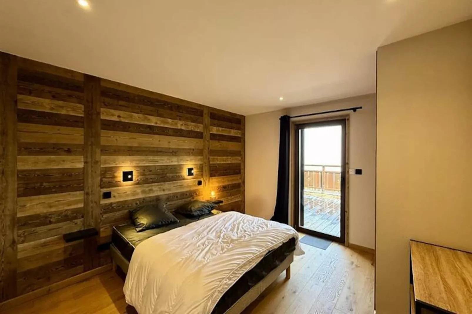 Résidence Complexe Aiguilles-Untagged