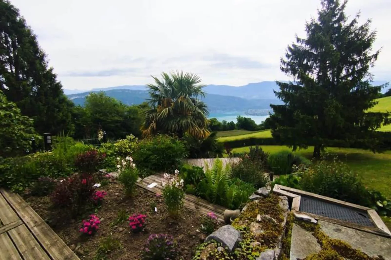 Le Petit Belv&eacute;d&egrave;re: Chalet Avec Piscine & Vue Lac-Untagged