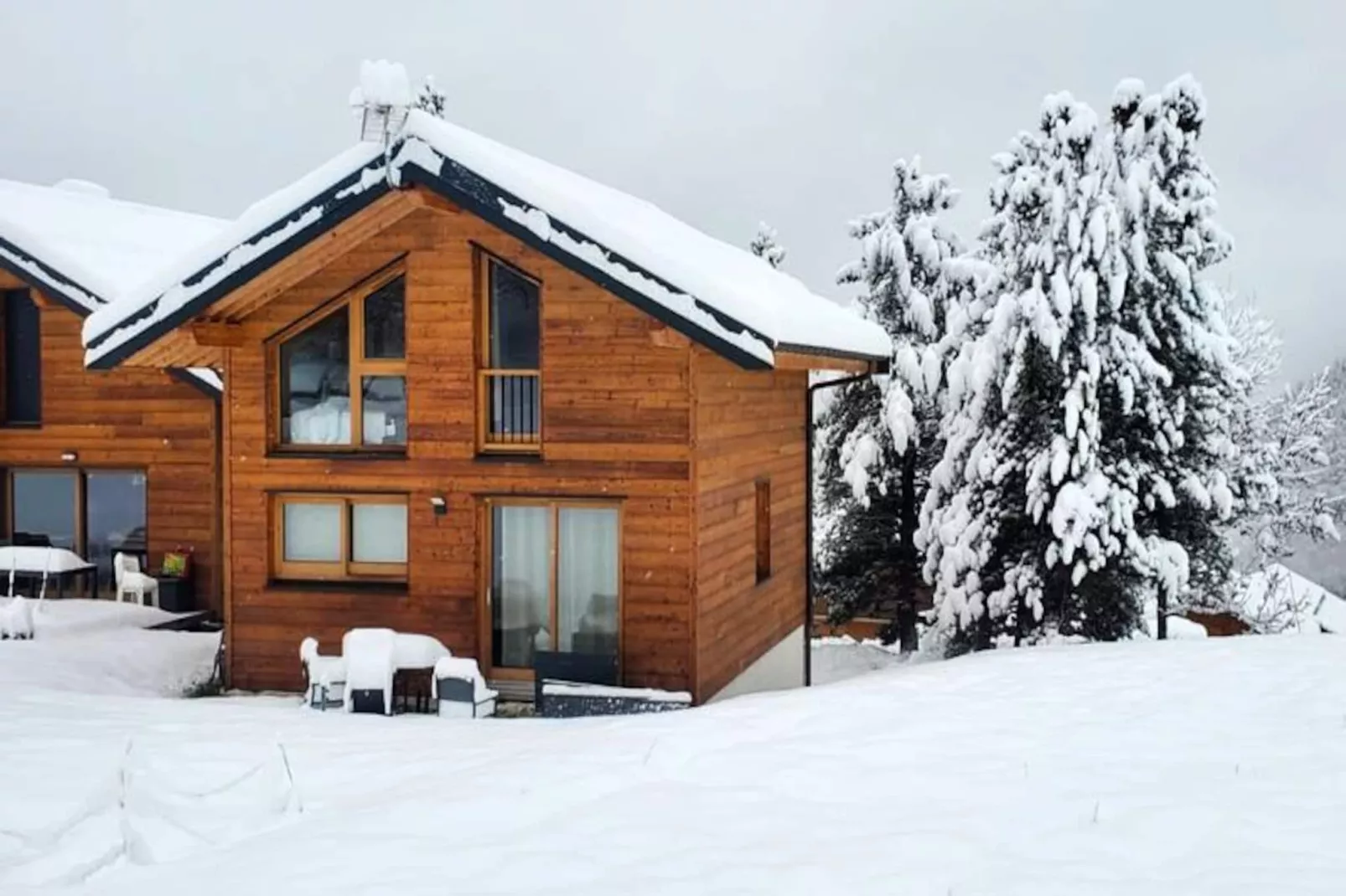 Chalet Chebi-Untagged