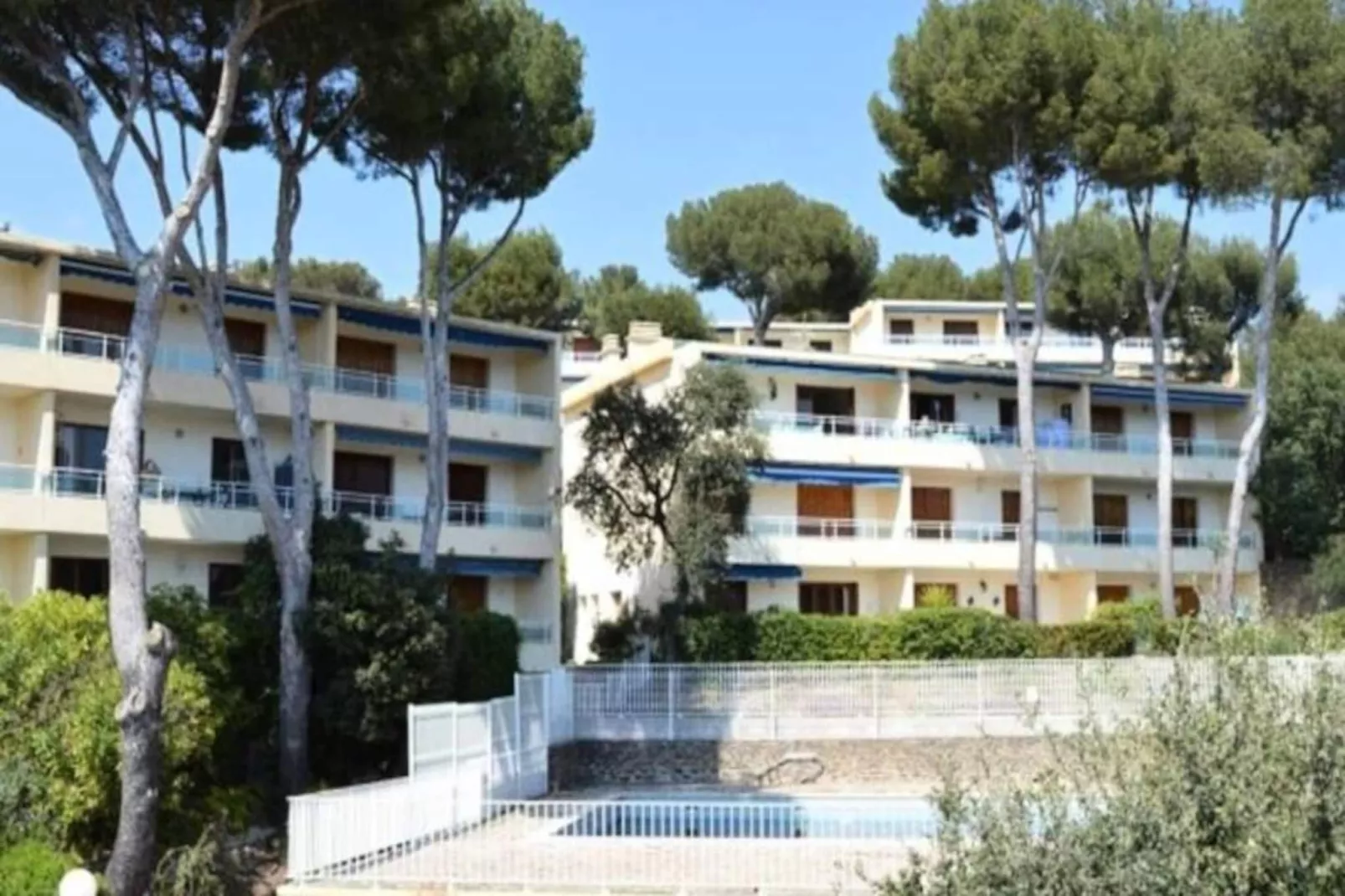 Résidence T3 R&eacute;cent Dans R&eacute;sidence Avec Piscine &agrave; La Favi&egrave;re-Untagged