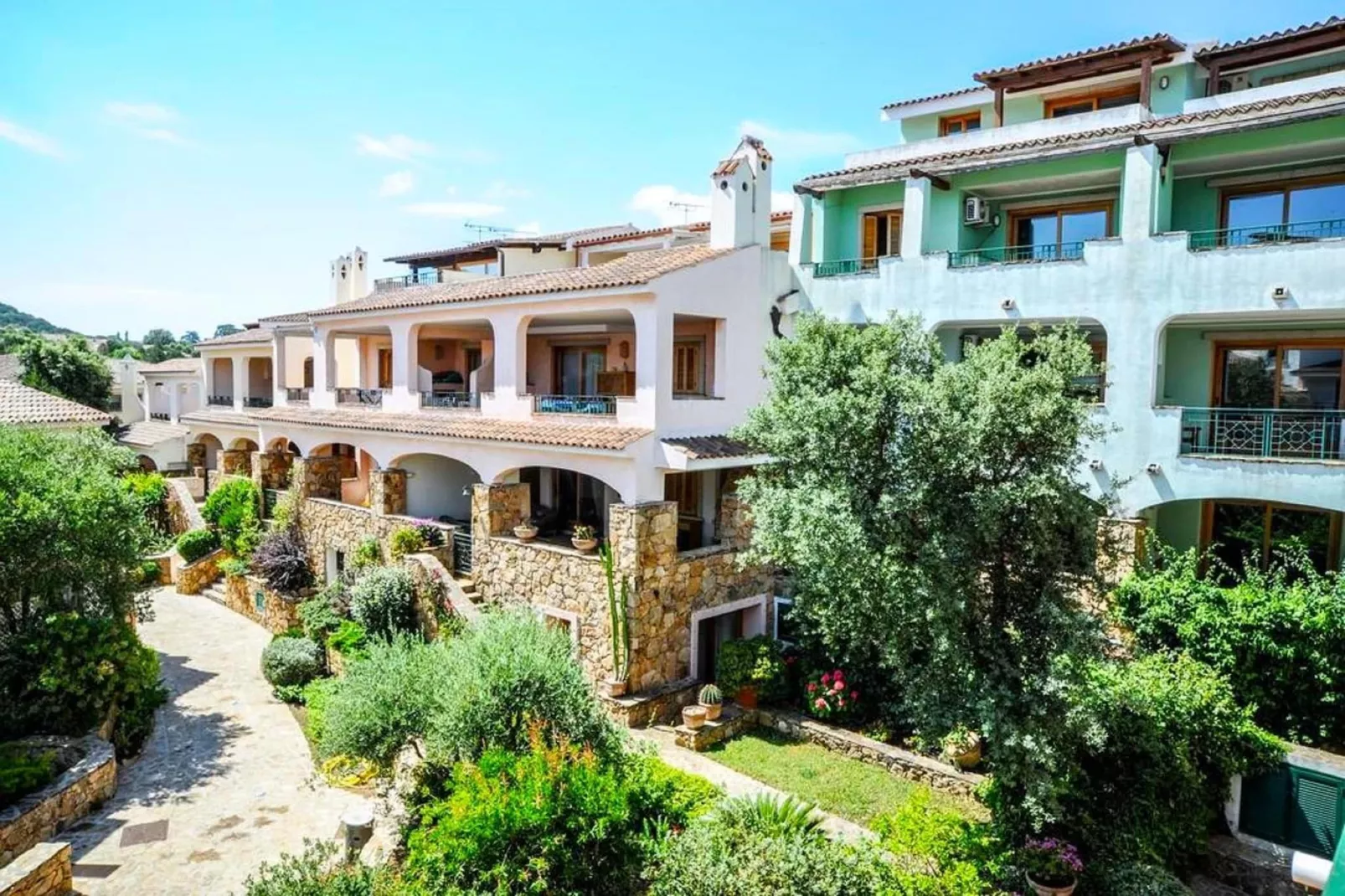 PR Trilo 5 VP-Exterior in summer