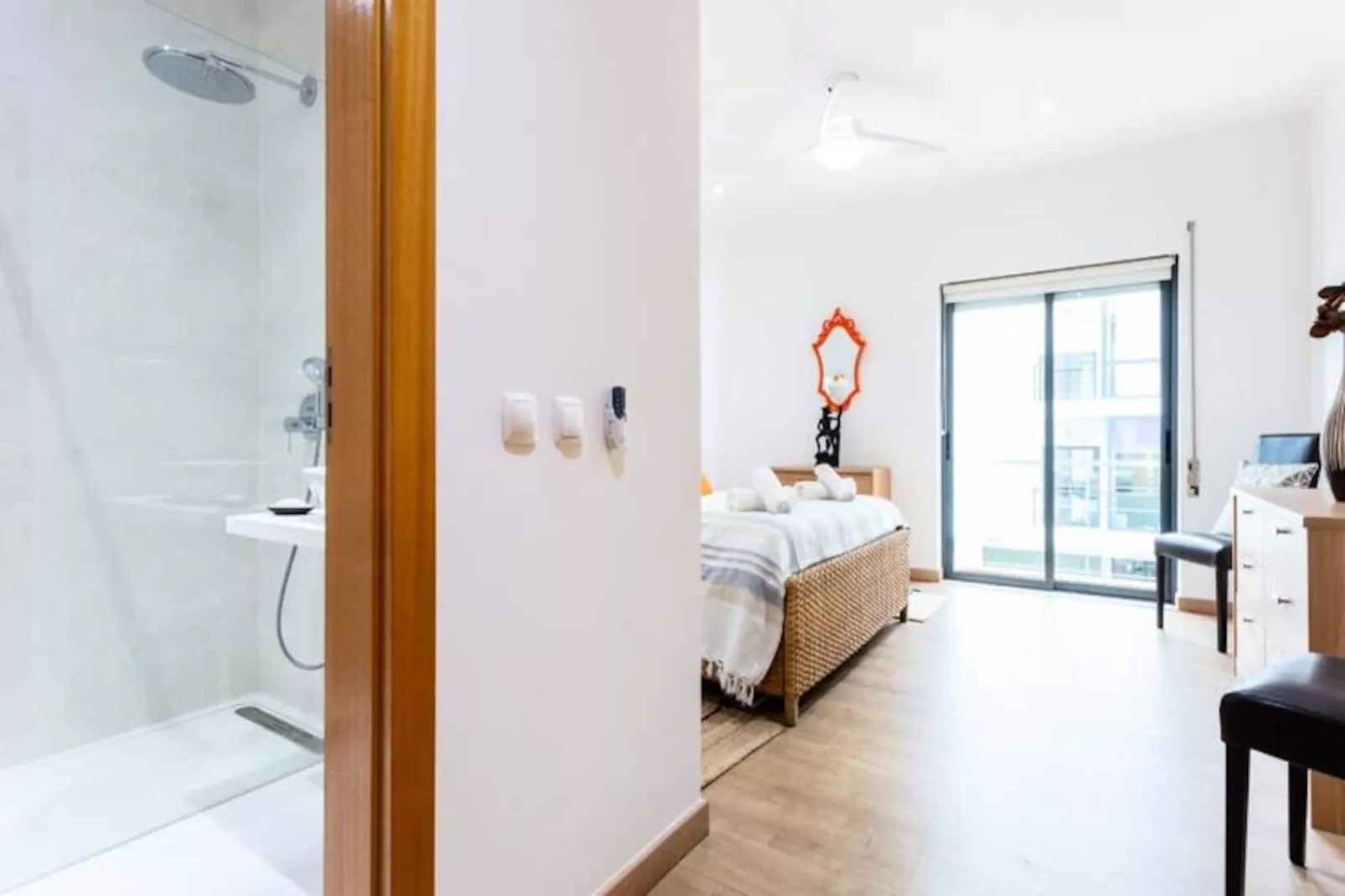 Artistic And Stylish Apartment-Non tagué