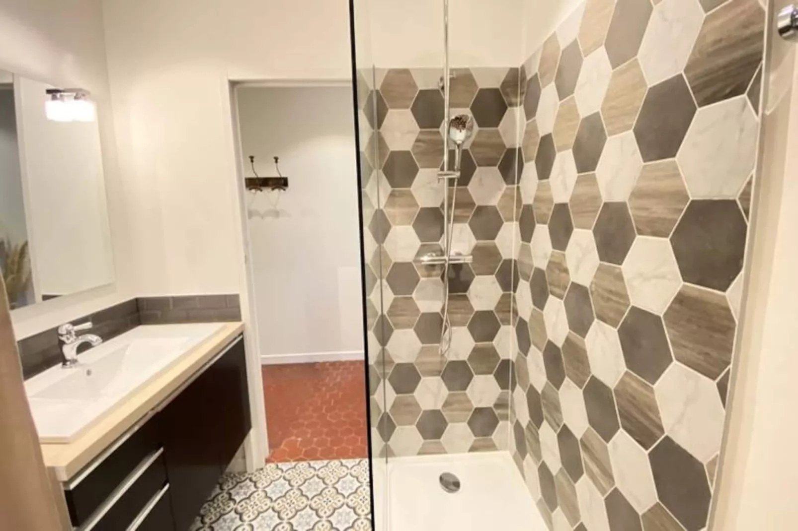 06cf : Bel Appartement Rénové Vieil Antibes-Non tagué