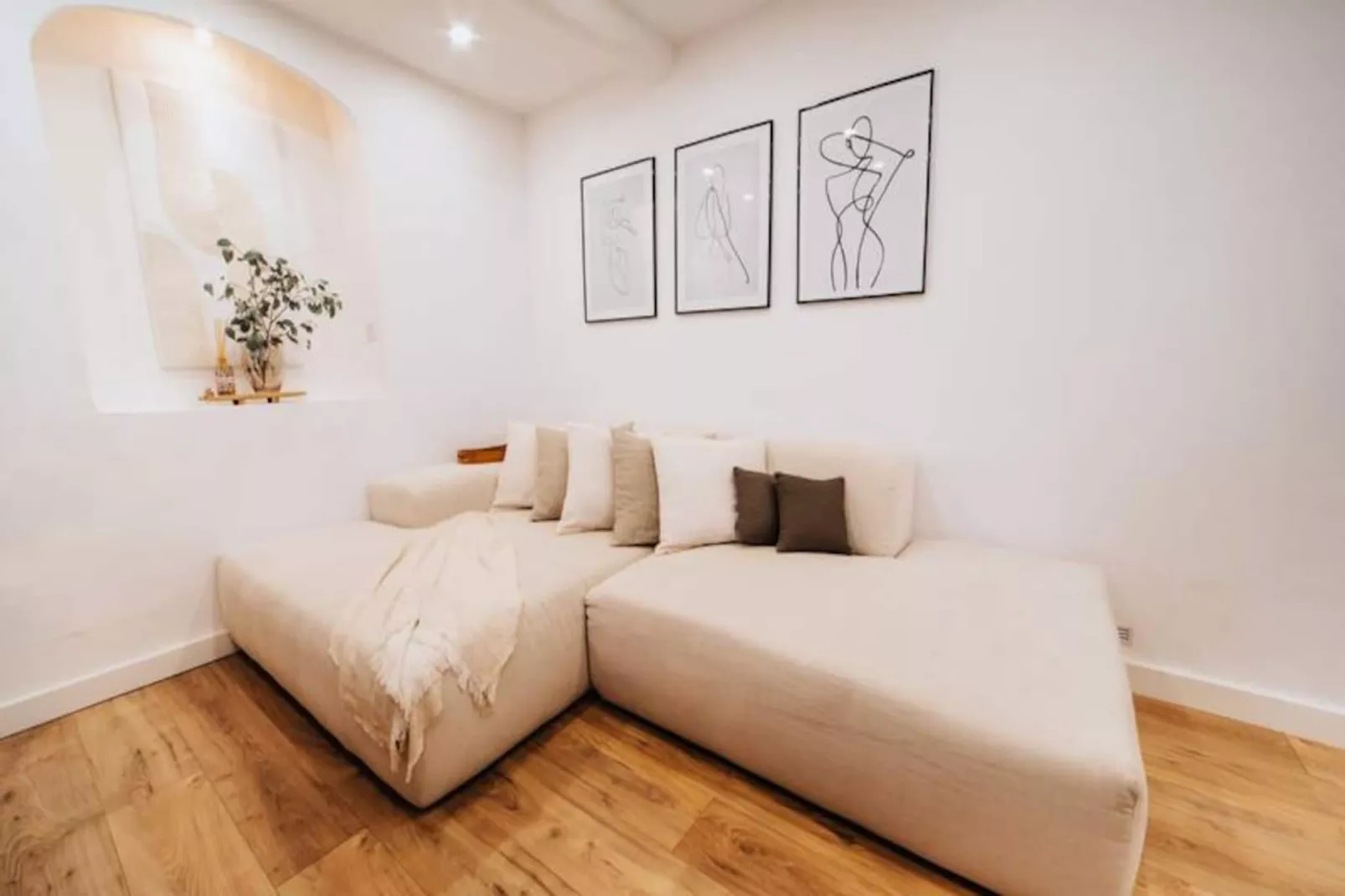 Résidence Charmante Maisonnette Entièrement Rénovée Dans La Vieille Ville D'antibes-Non tagué