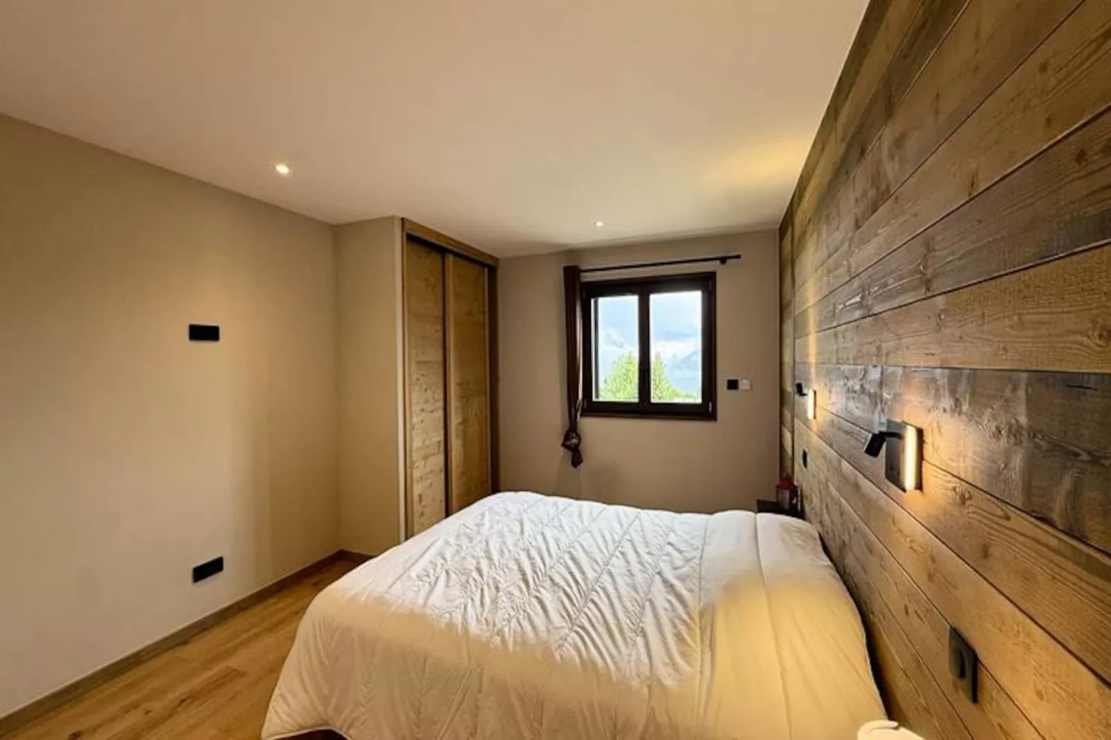 Résidence Complexe Aiguilles-Untagged