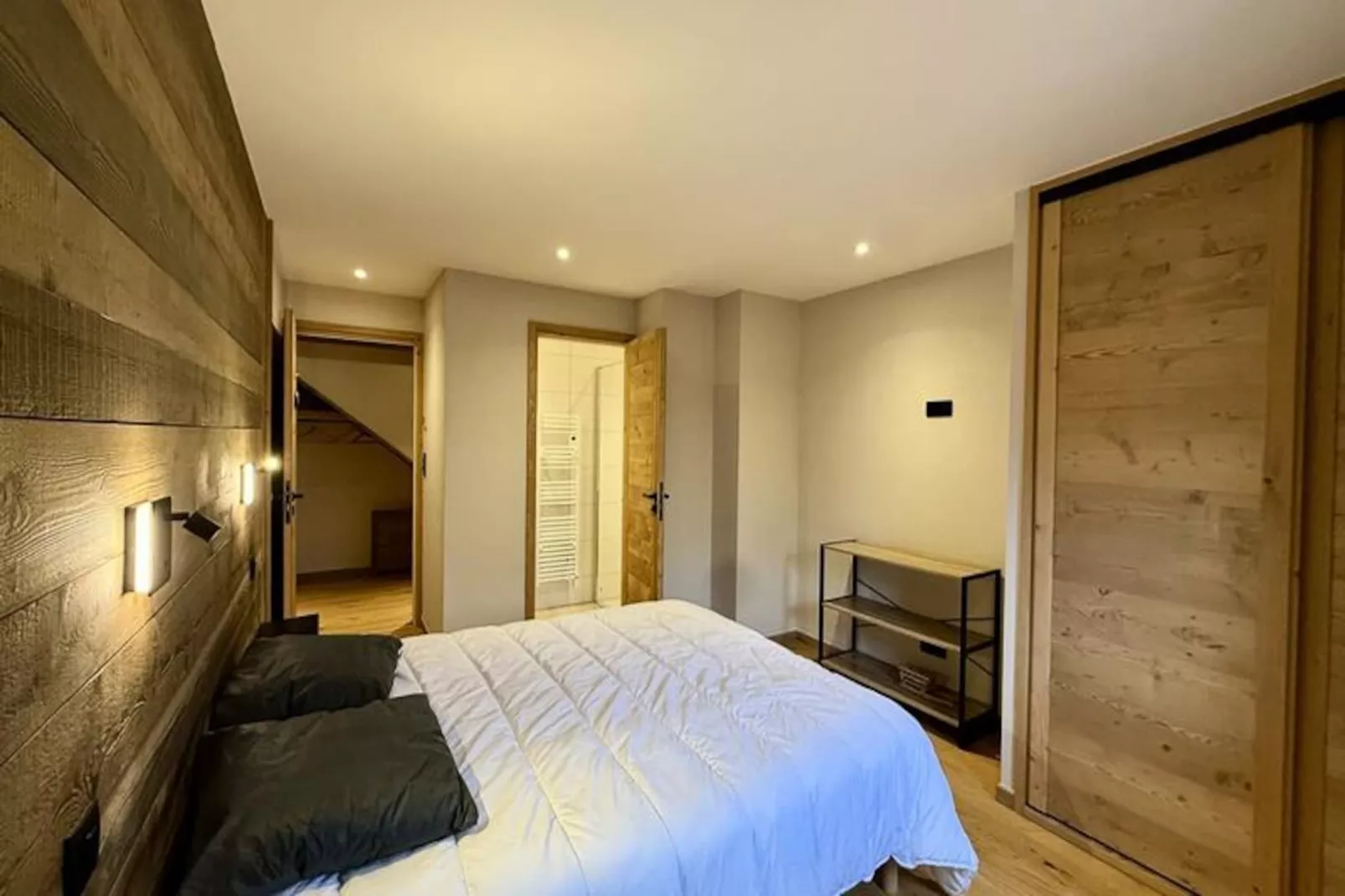 Résidence Complexe Aiguilles-Untagged