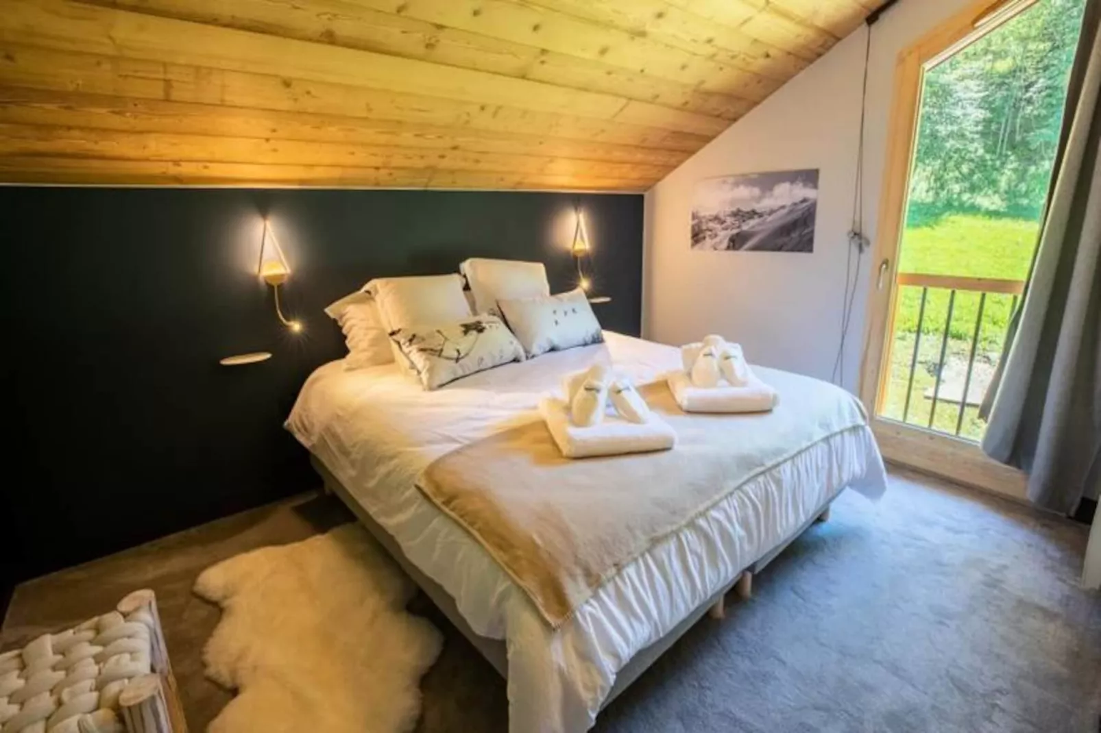 Chalet Chebi-Untagged