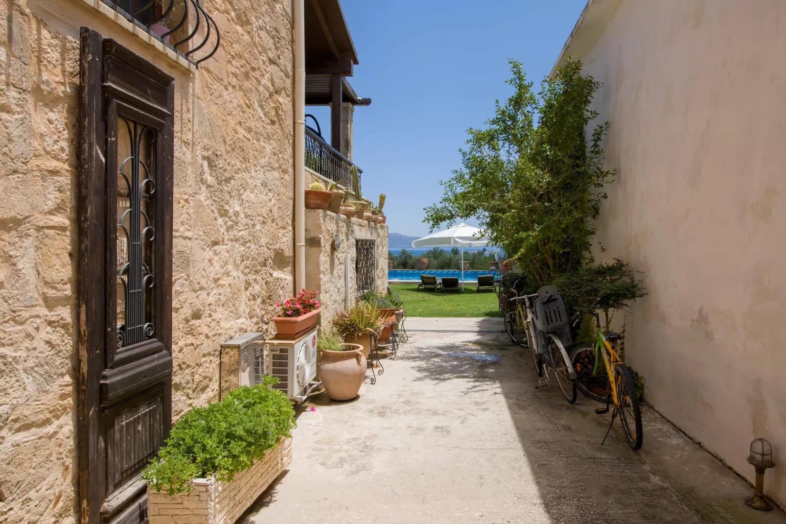 Villa Arhontariki 7prs-Garten Sommer