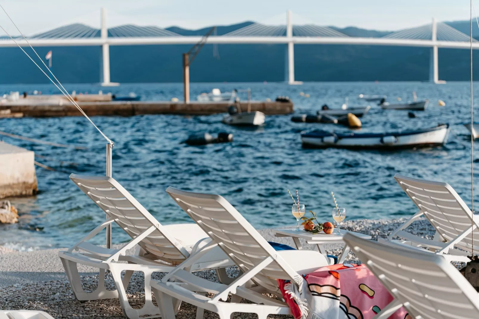 Apartments Dragobratović - Superior One Bedroom  Apartment with  Balcony and Side Sea View (Apartment 4)-Ambiente