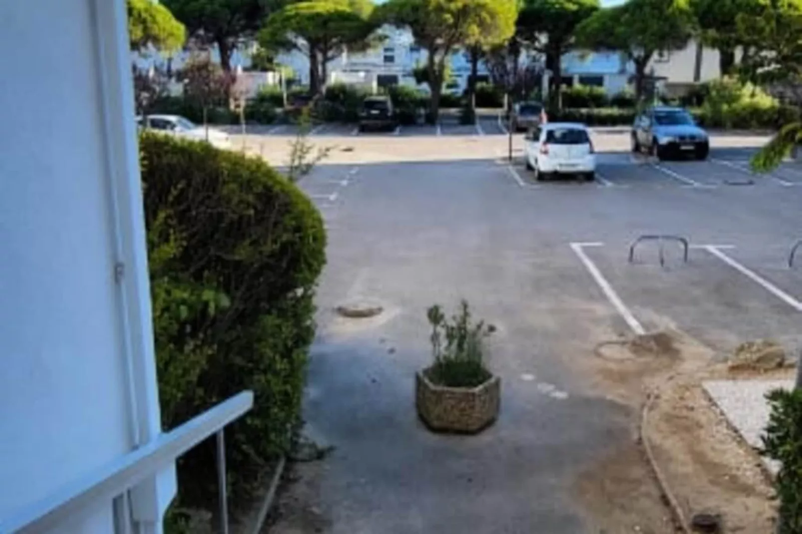 Résidence La Croisi&egrave;re : Vue Sur Les Bateaux, Balcon, R&eacute;nov&eacute;, Climatis&eacute;, Parking, .-Non tagué