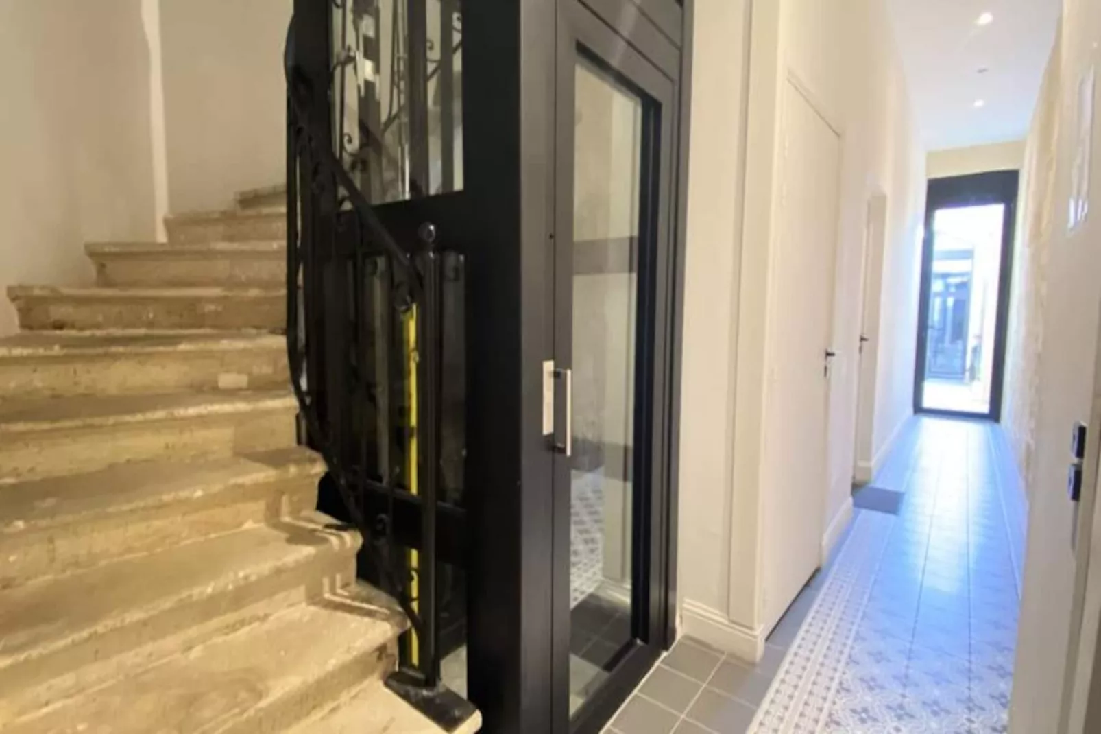 Duplex Prestigieux Au C&oelig;ur Du Triangle D&rsquo;or-Nicht zugeordnet