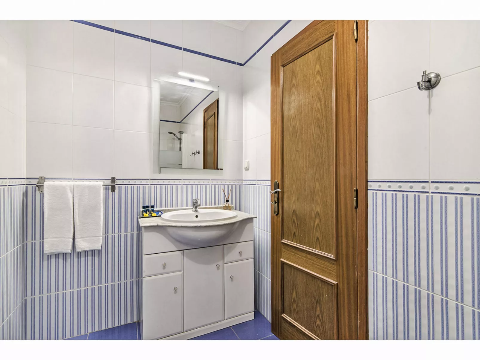 Manelito House - Sunny Way-Drinnen