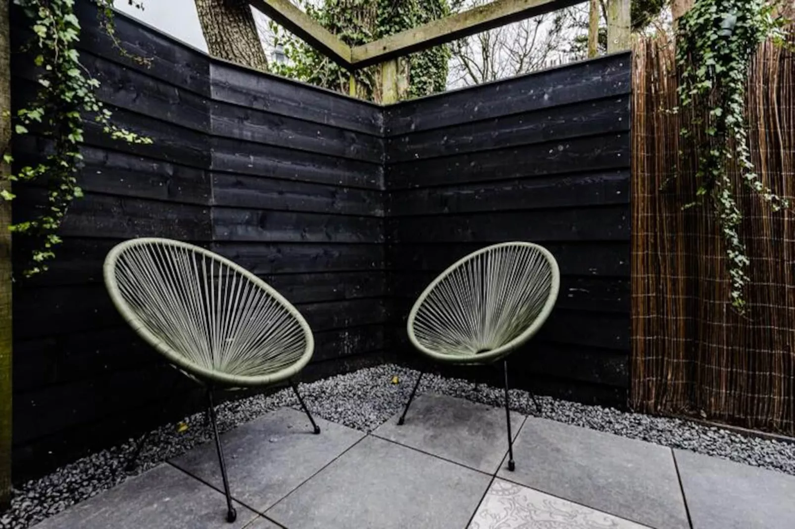 The Garden Suite-Non tagué