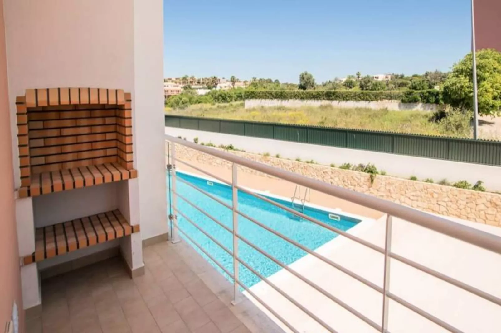 Central Modern 2-bed Apartment Arma&ccedil;&atilde;o De Pera-Nicht zugeordnet