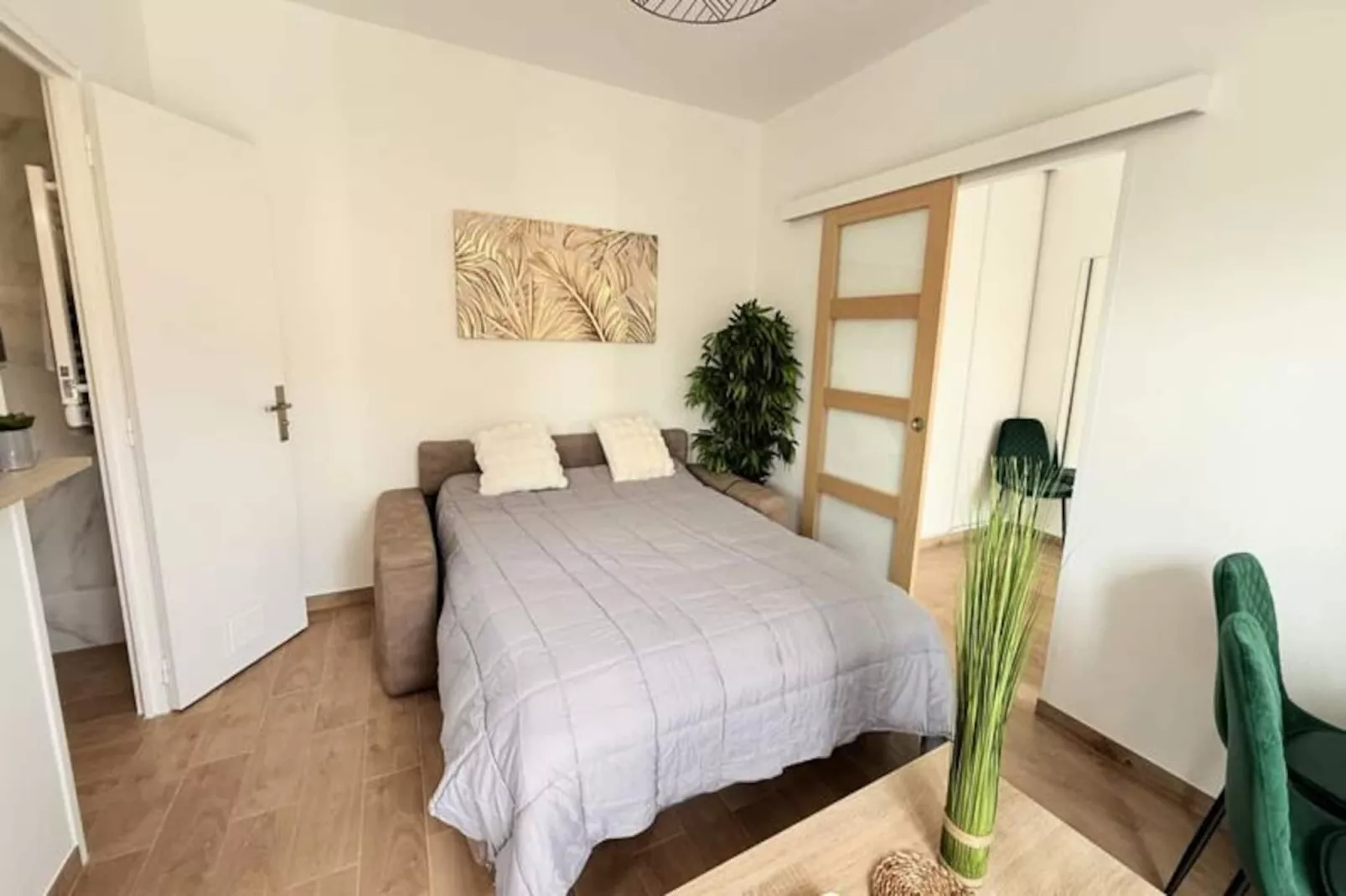 06cp - Beau T2 Super équipé Avec Terrasse-Non tagué