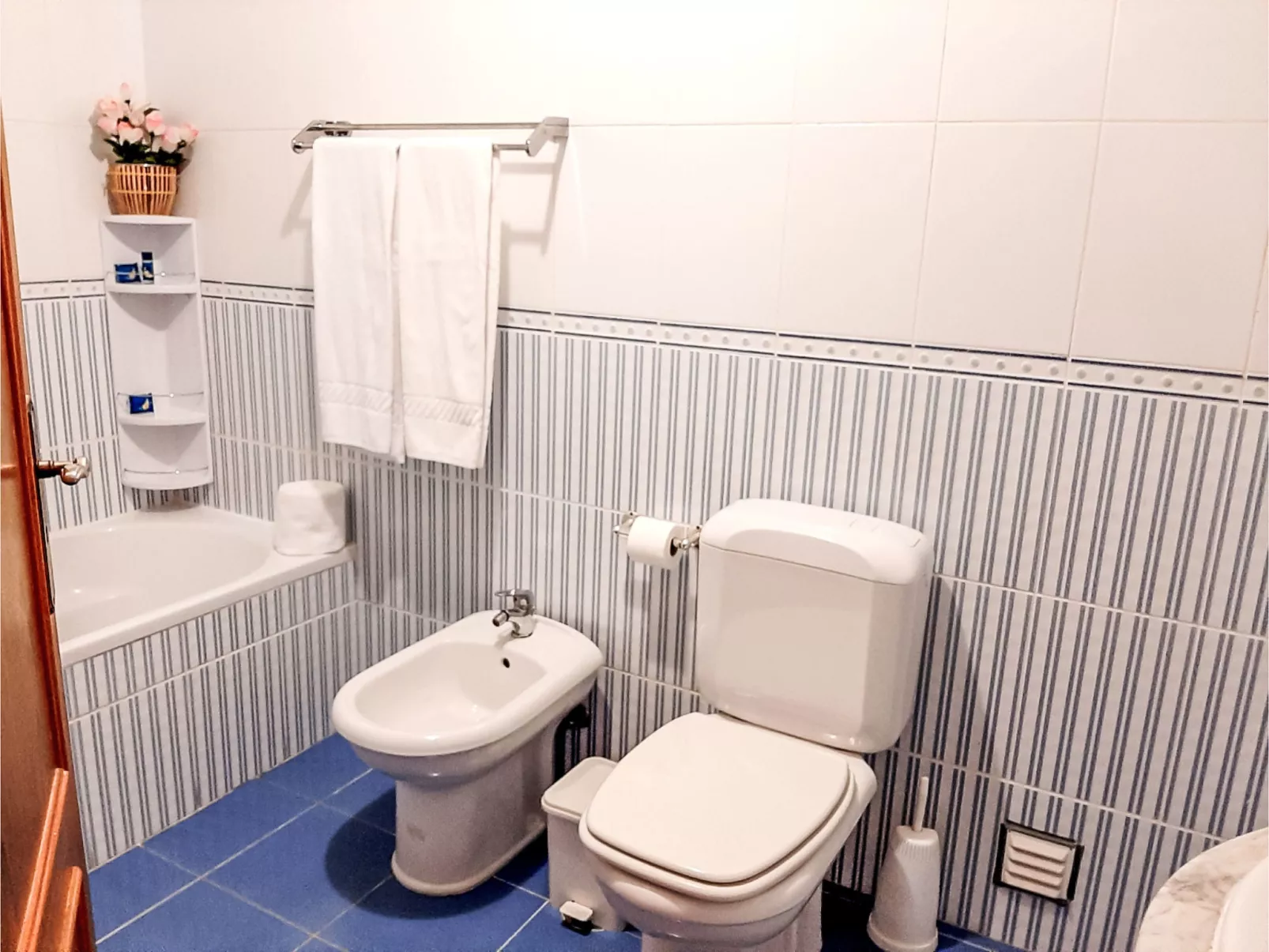 Manelito House - Sunny Way-Drinnen