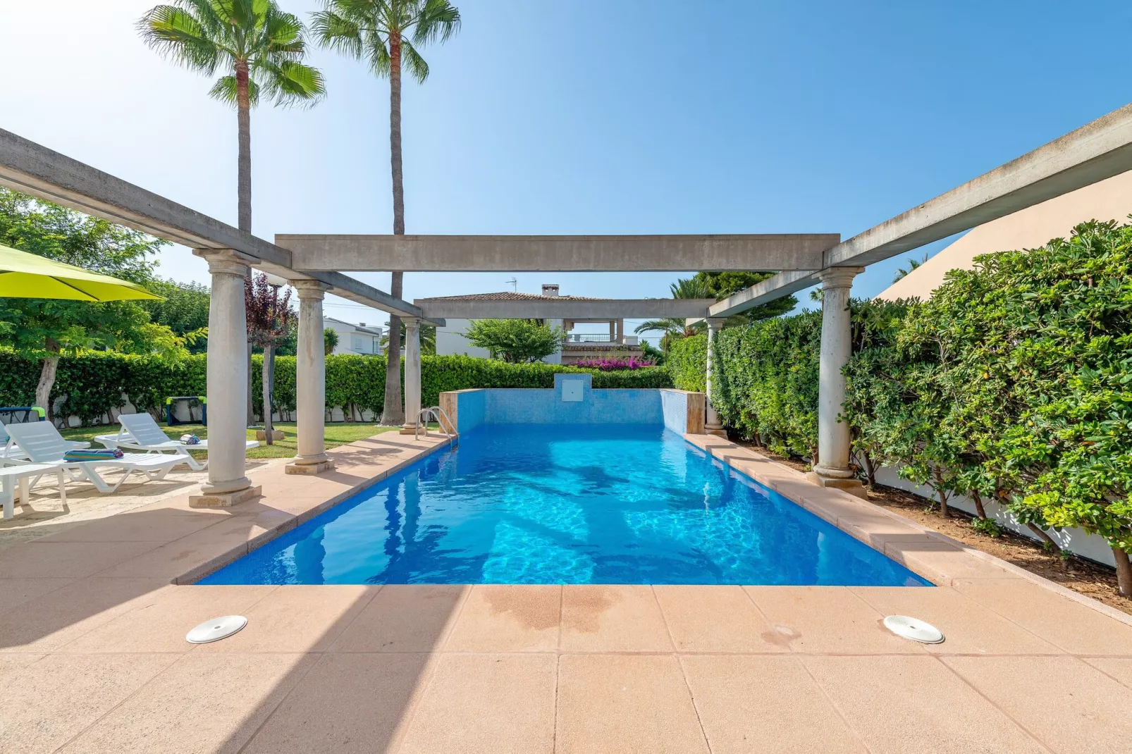 Estrel-Exterior summer