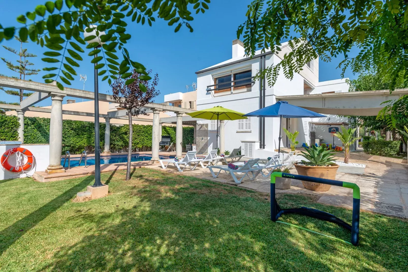 Estrel-Exterior summer