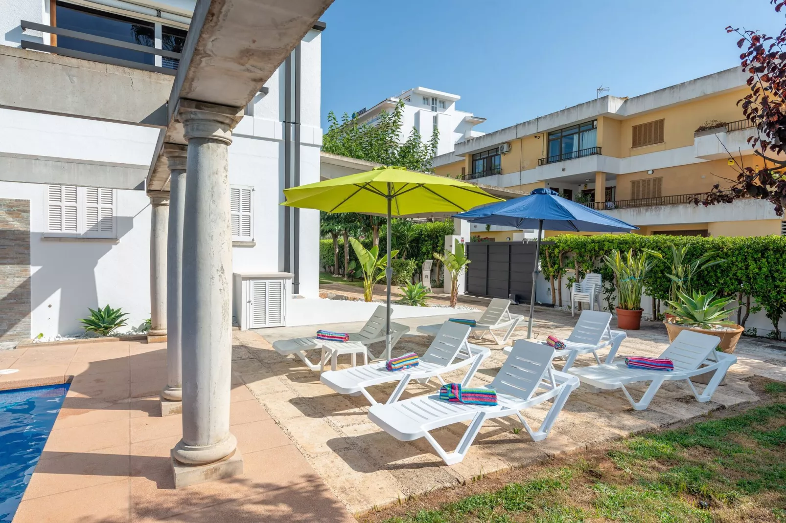 Estrel-Exterior summer