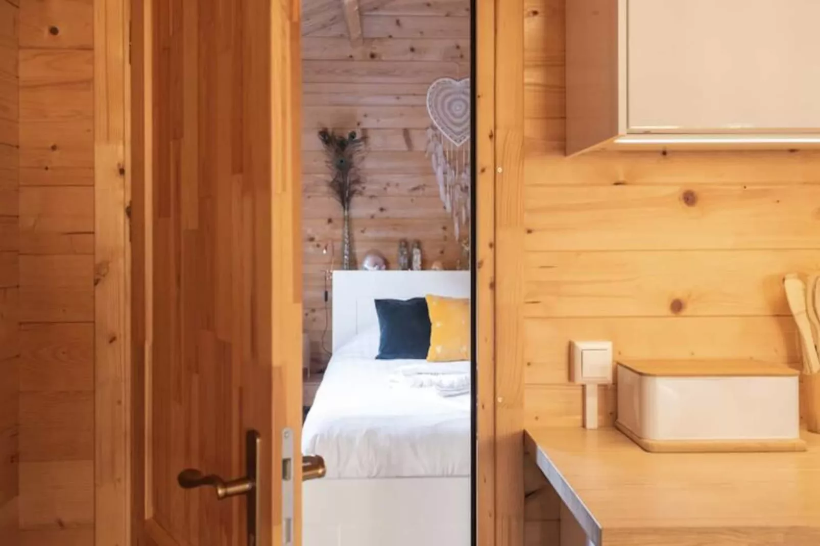 The Sea Lodge-Non tagué